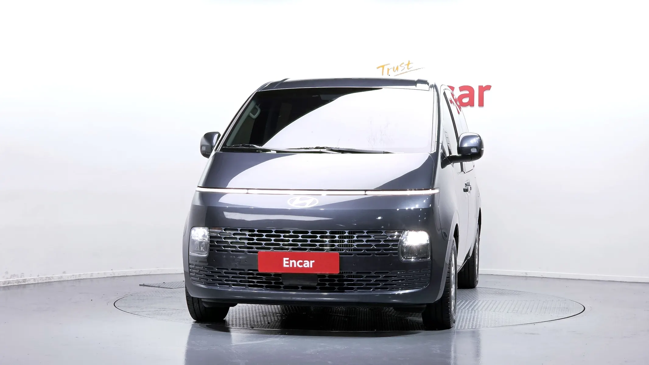Hyundai Staria HEV 1.6 5 2024 2/5