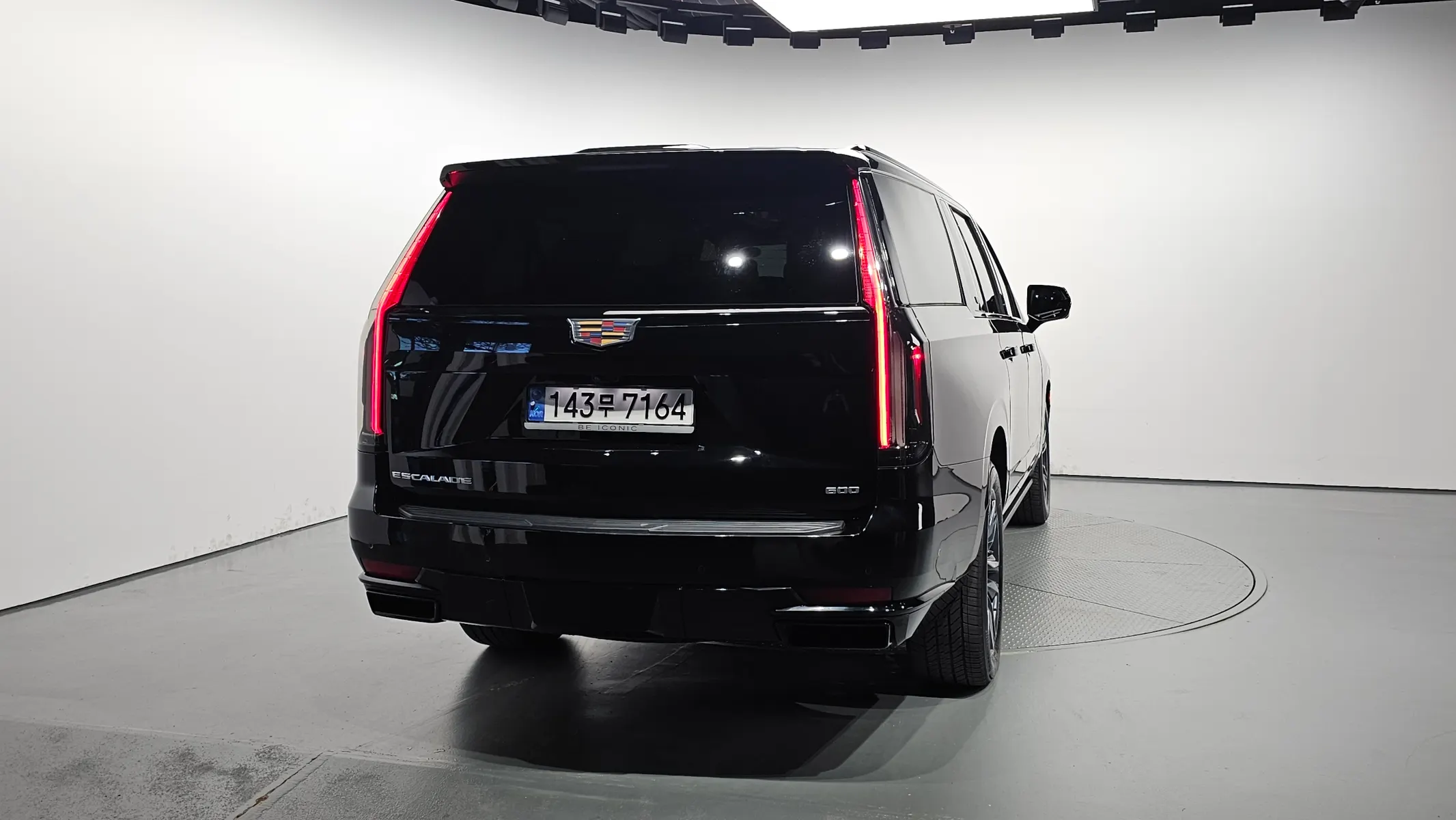 Cadillac 5 6.2 ESV 2023 3/5