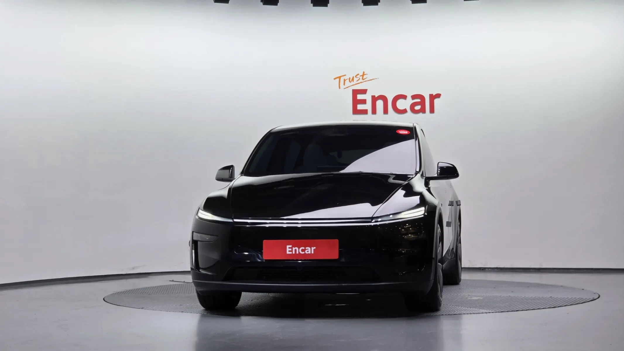Tesla Y AWD 2025 3/37