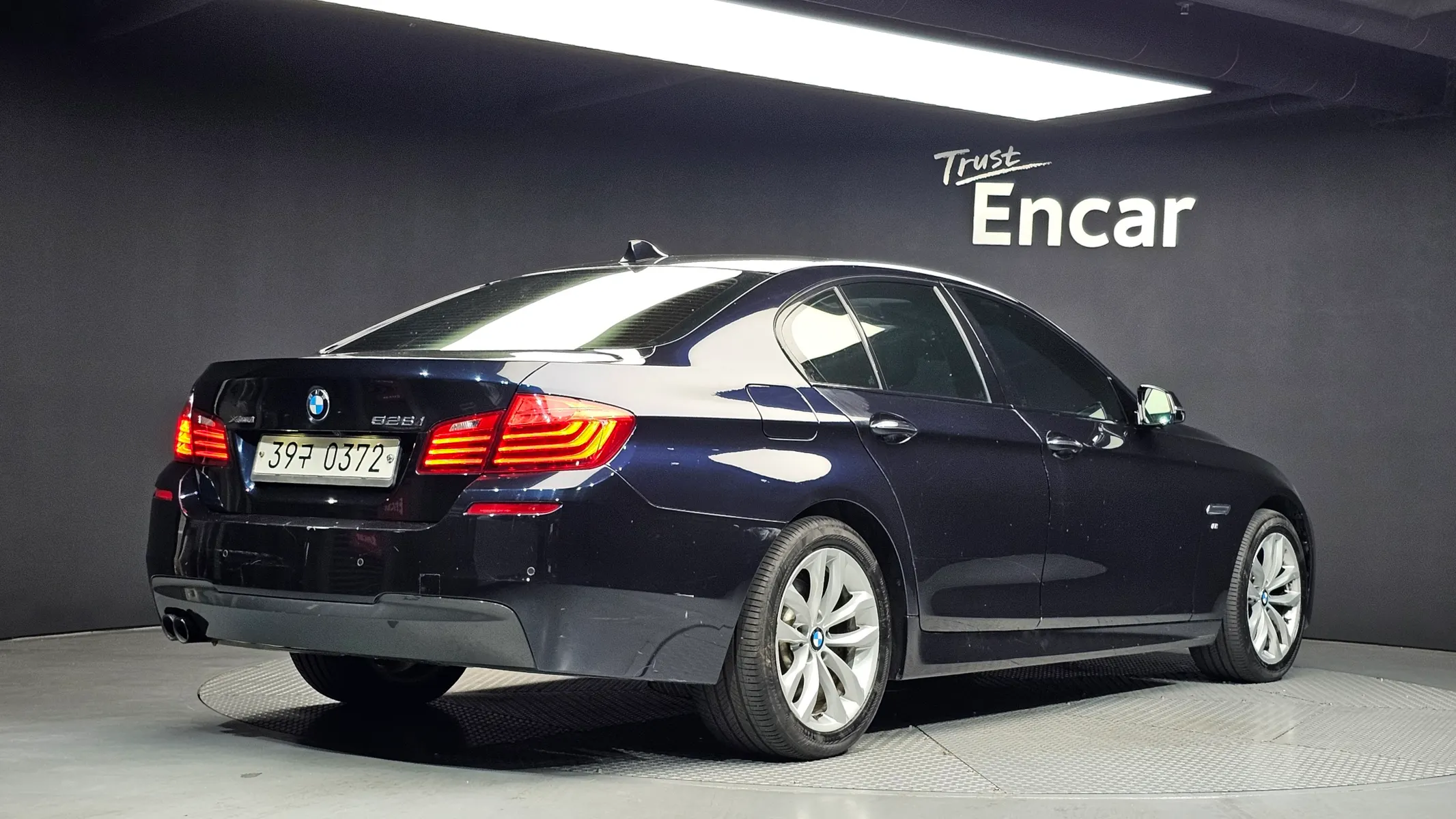 BMW 5 Series (F10) 528i xDrive M 2016 2/21