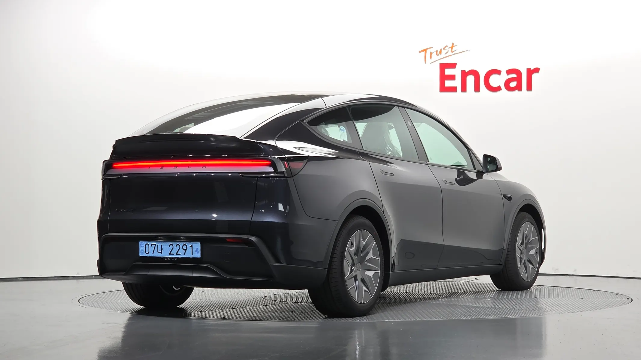 Tesla Y L AWD 2026 2/31