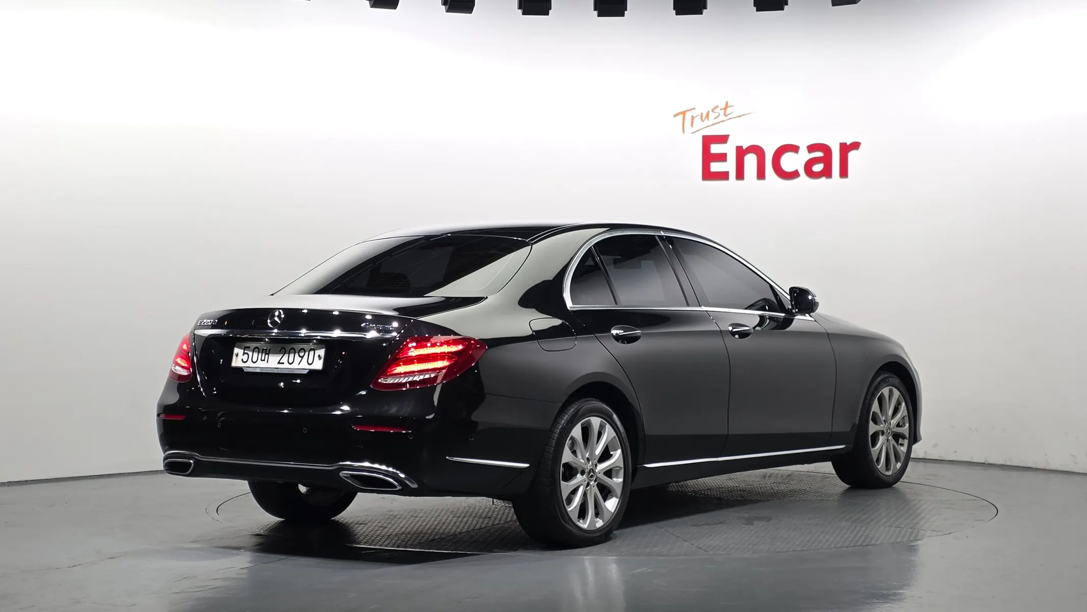 Mercedes-Benz E-Class W213 E220d 4MATIC 2019 2/35