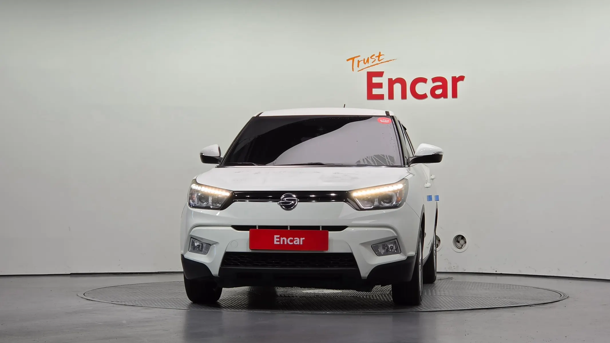 KG Mobility Tivoli VX 2WD 2016 2/5