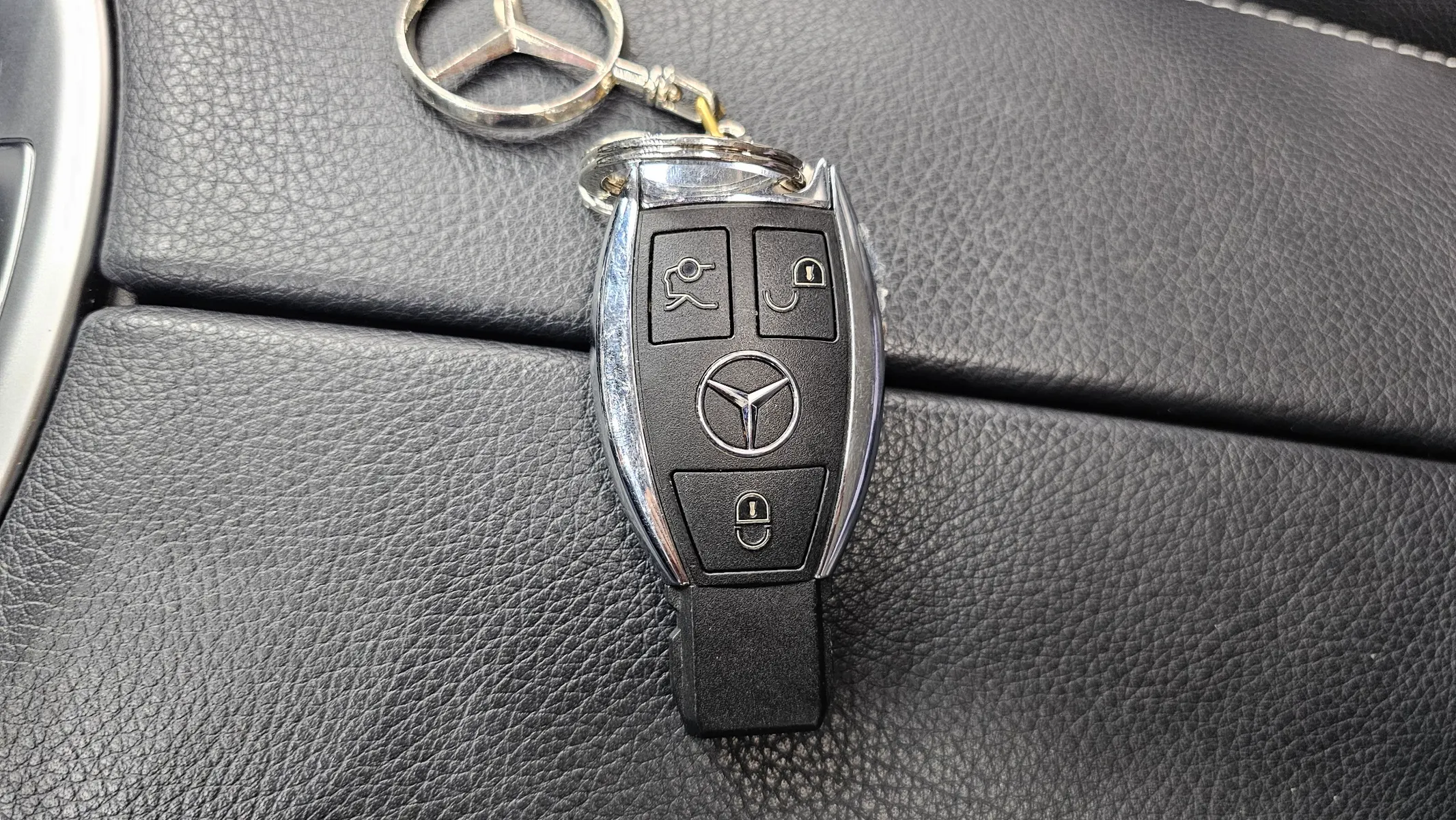 Mercedes-Benz C-Class W205 C220 d 2016 31/32