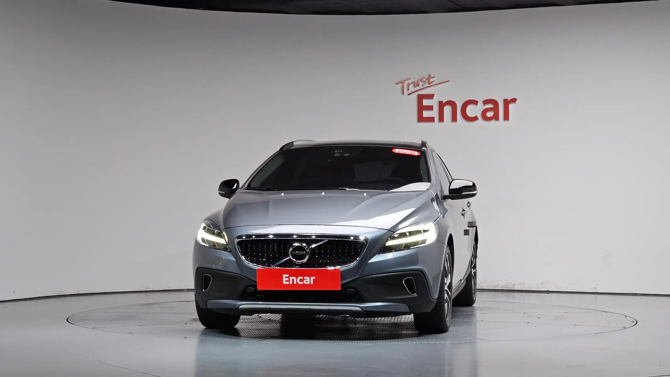 Volvo V40 D3 2019 2/5