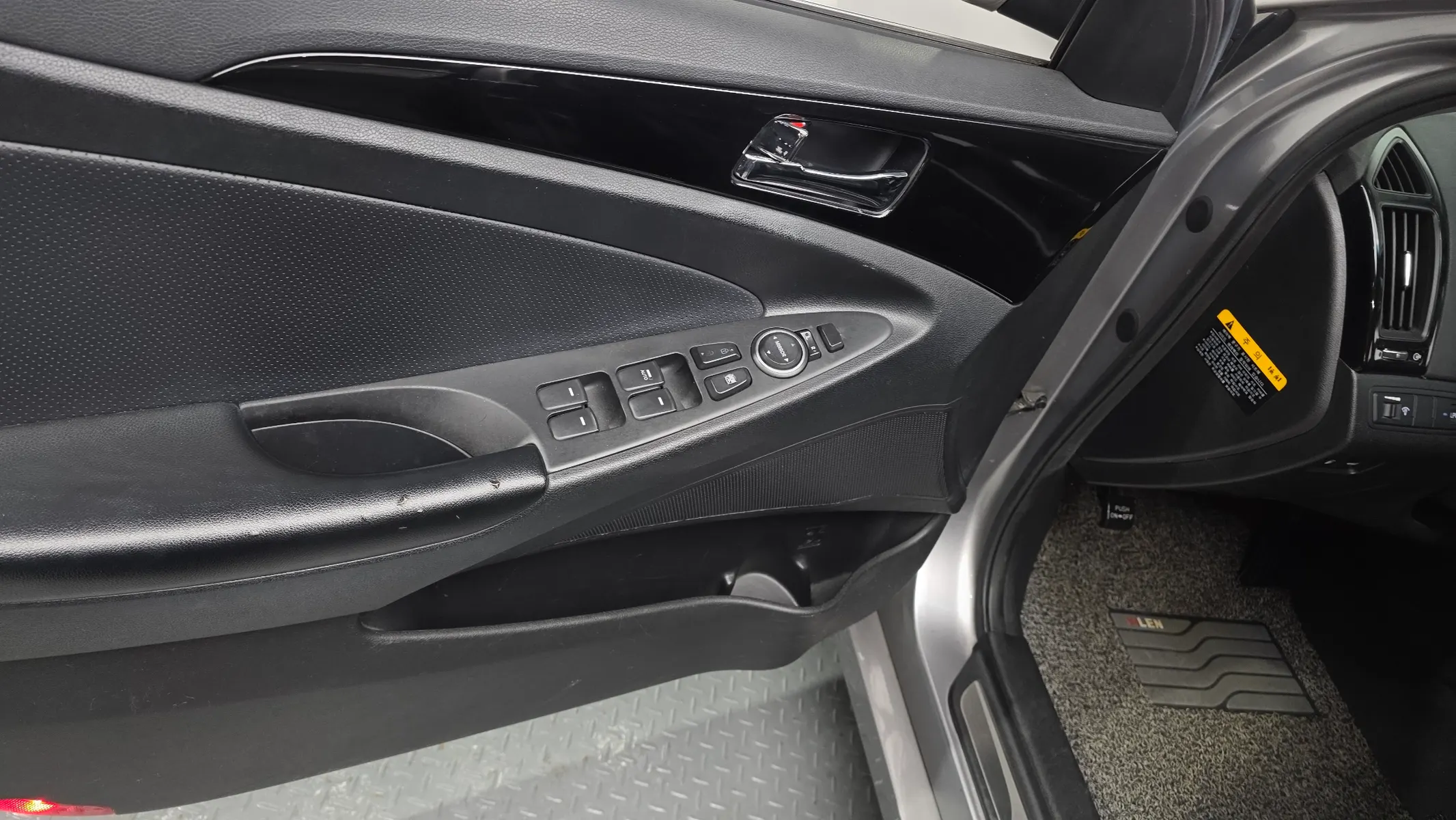 Hyundai YF LPI () 2010 36/37
