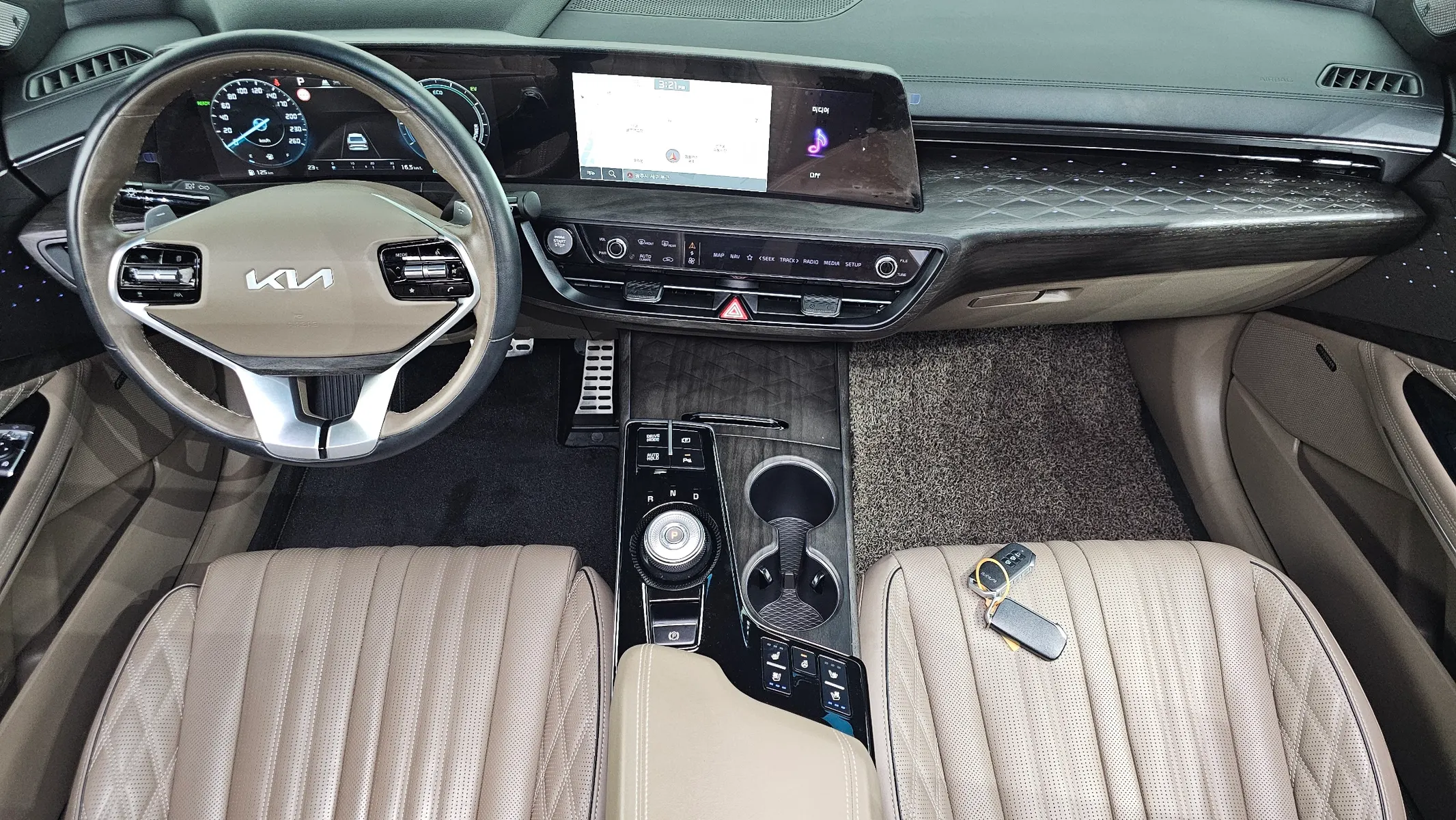 Kia K8 2022 4/5
