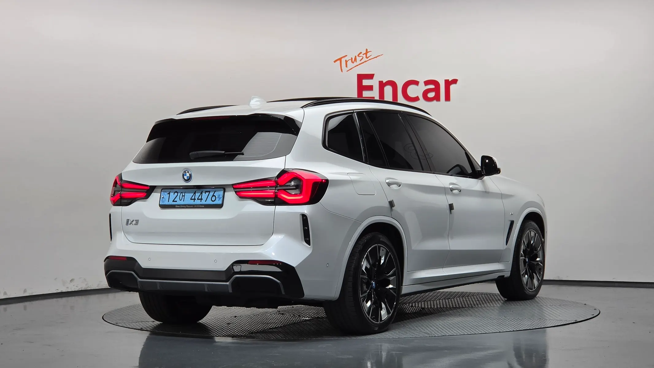 BMW iX3 M 2021 2/21