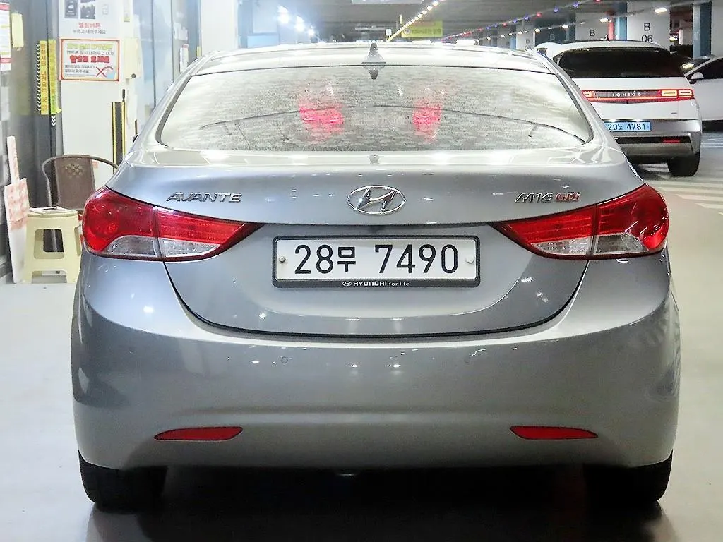 Hyundai MD M16 GDI 2011 2/6