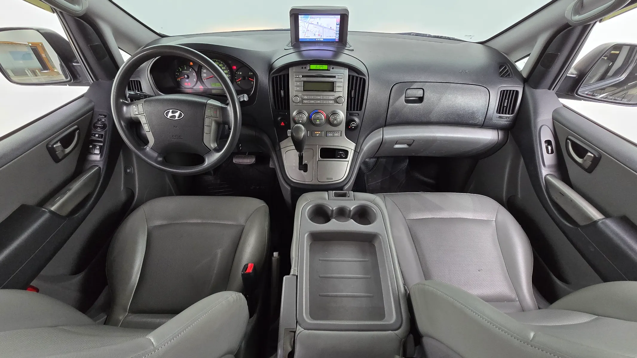 Hyundai Grand Starex 12 2012 4/5