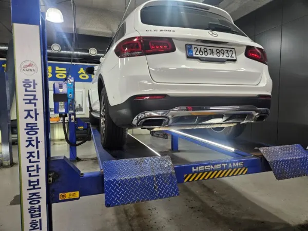 Mercedes-Benz GLC-Class X253 GLC300e 4MATIC 2021 2/4
