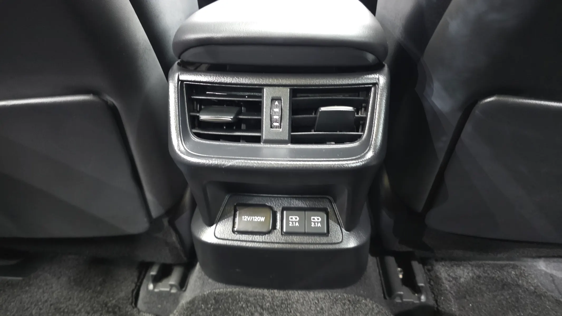 Lexus ES300h 7 2019 32/33