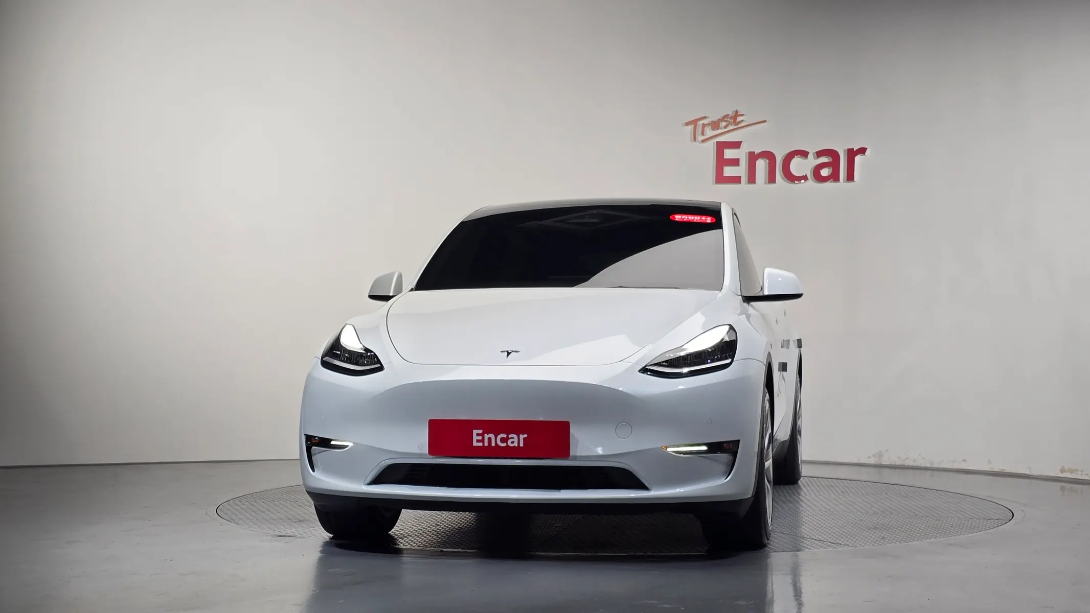 Tesla Y AWD 2022 2/5