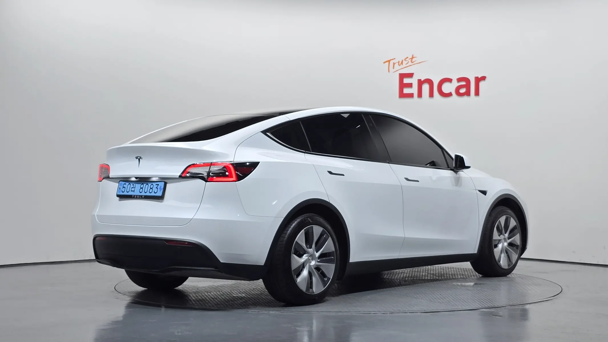 Tesla Y RWD 2024 2/34