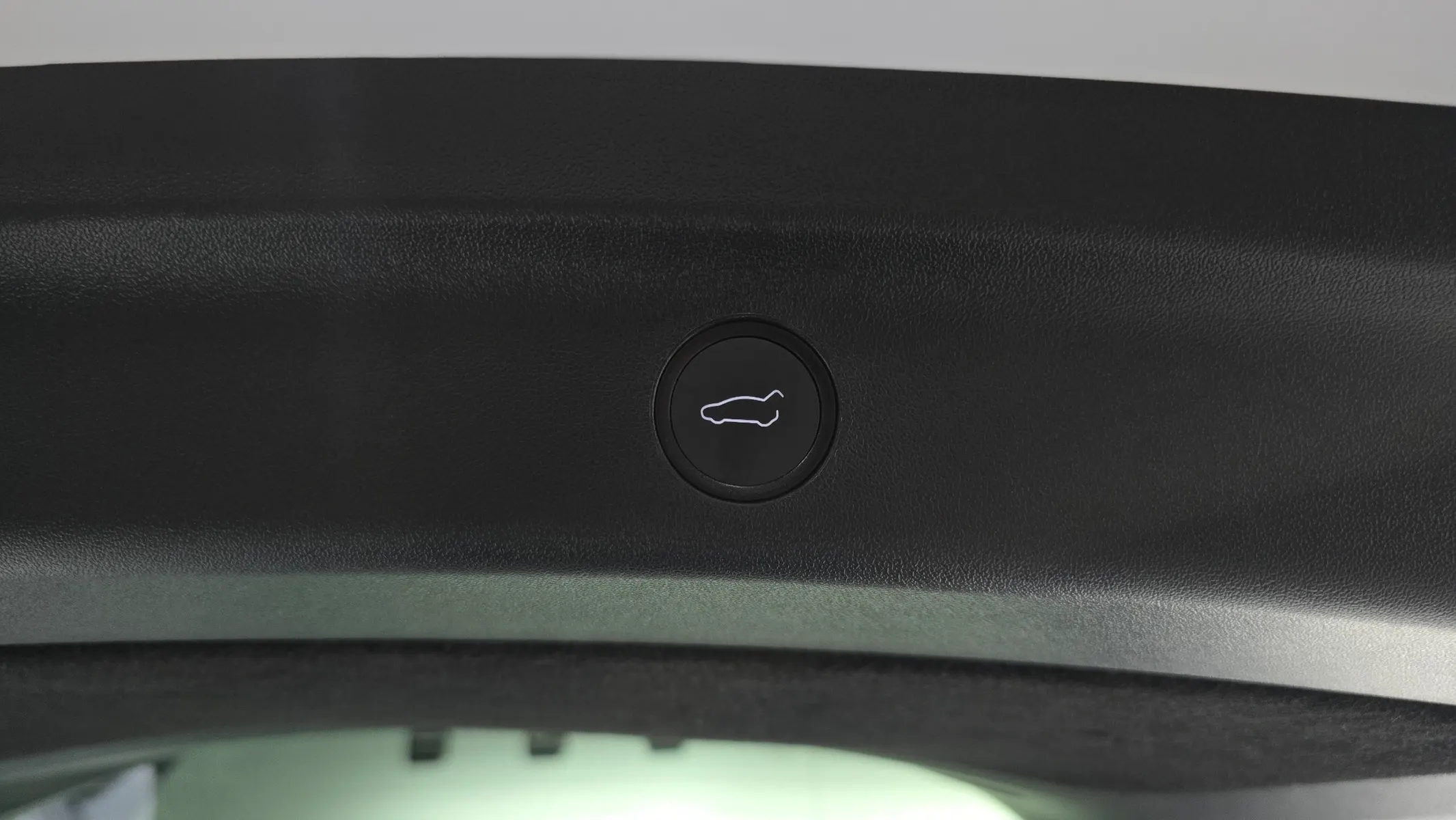 Tesla Y RWD 2024 33/34