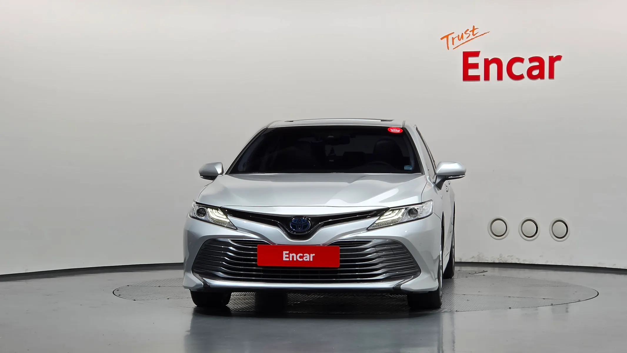 Toyota (XV70) 2.5 XLE 2018 2/5