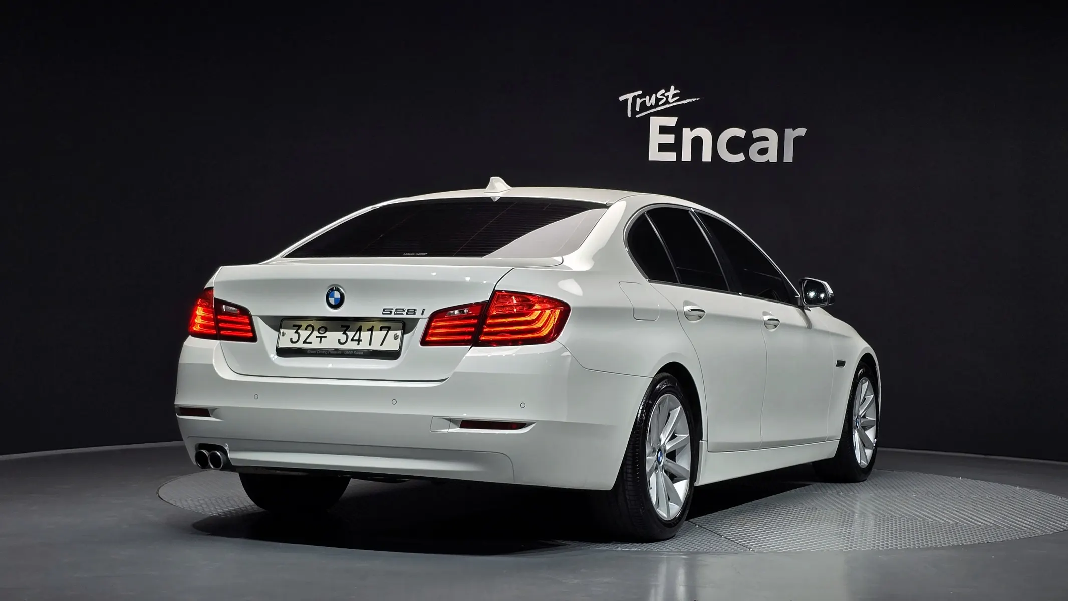 BMW 5 Series (F10) 528i 2015 2/21