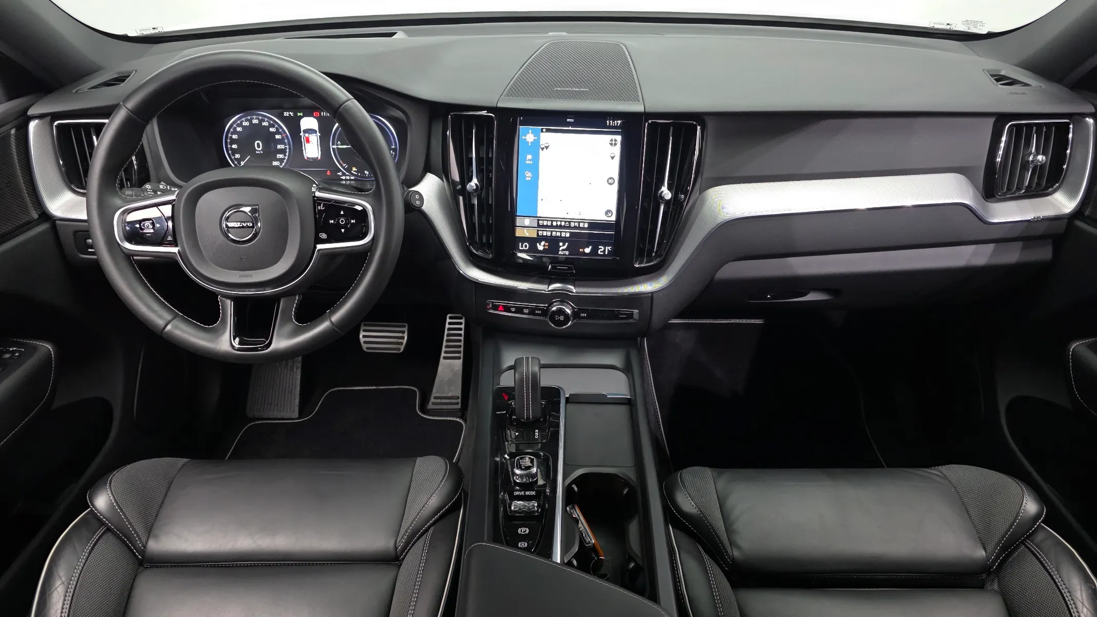 Volvo XC60 2 T8 R- 2021 4/5