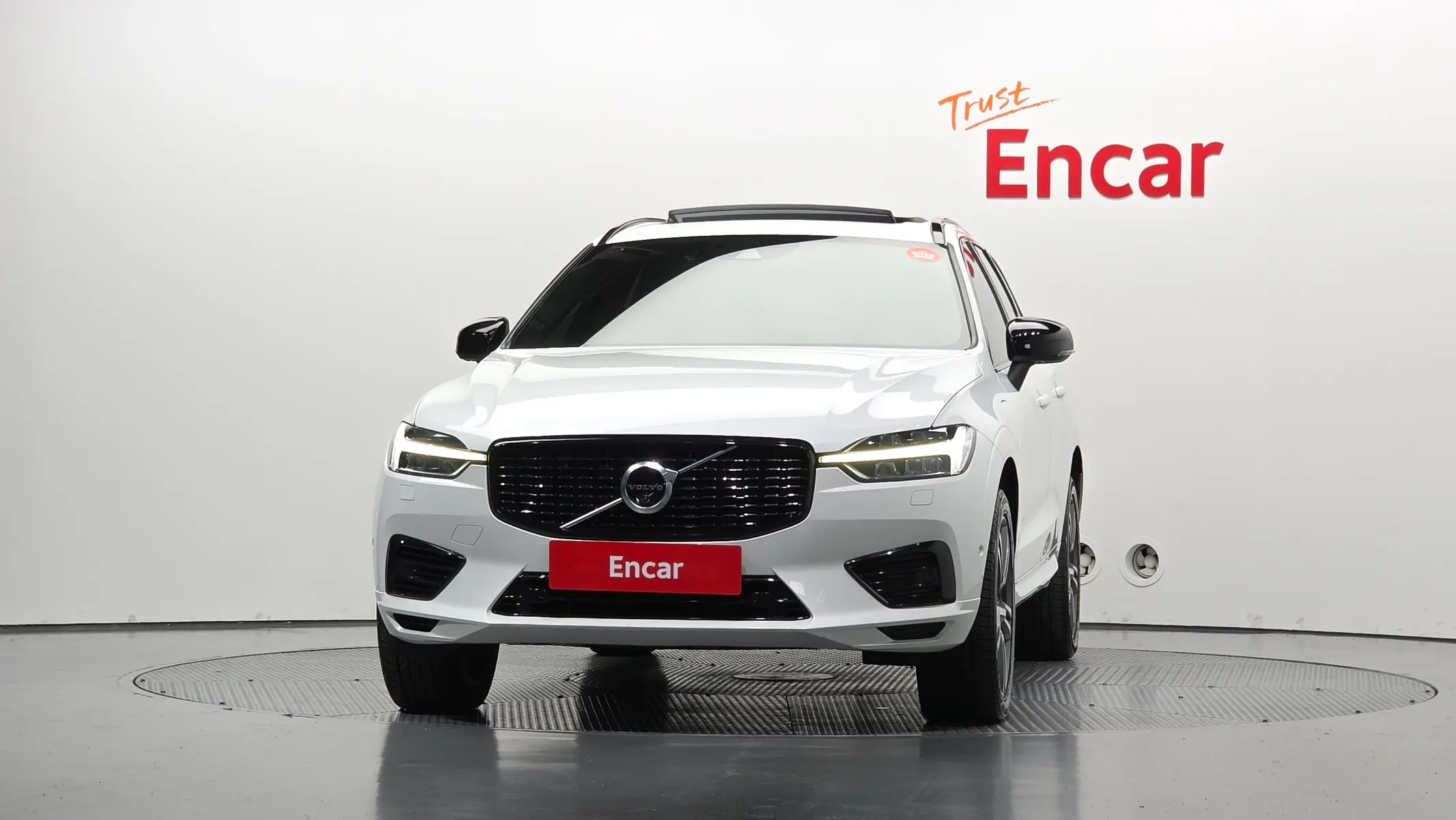 Volvo XC60 2 T8 R- 2021 2/5