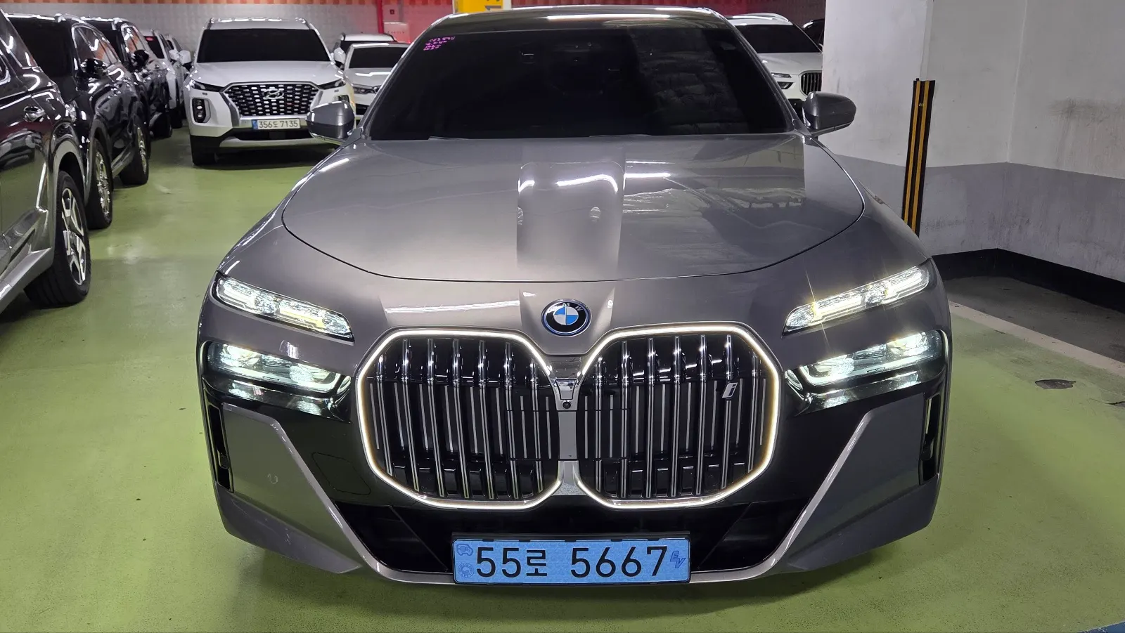 BMW i7 (G70) xDrive 60 M 2023 2/6