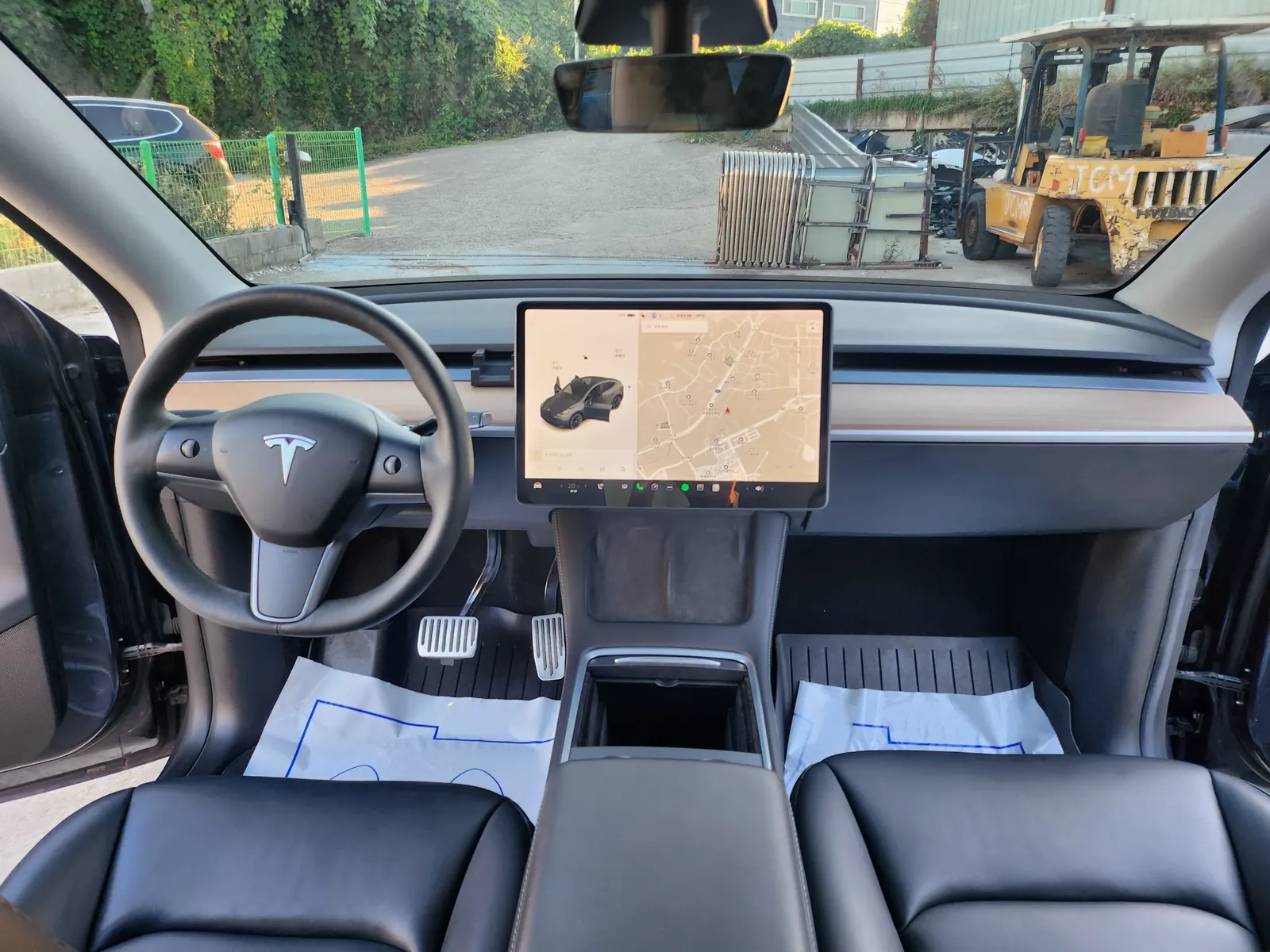 Tesla Y AWD 2021 4/5