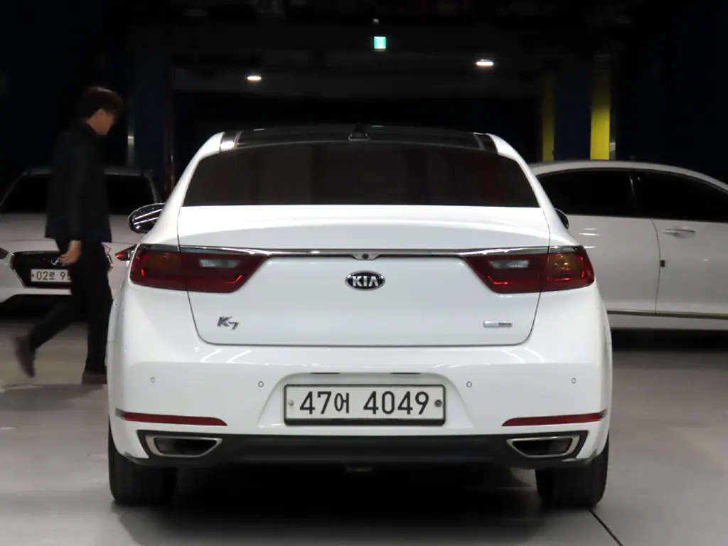 Kia K7 2017 2/5