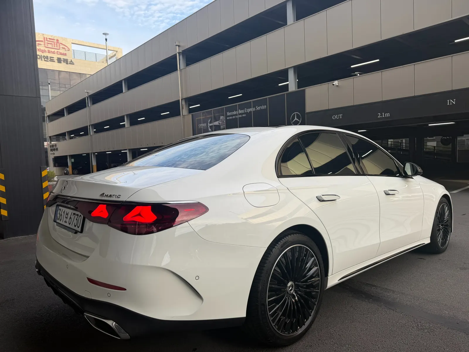 Mercedes-Benz E-Class W214 E450 4MATIC AMG Line 2026 2/15
