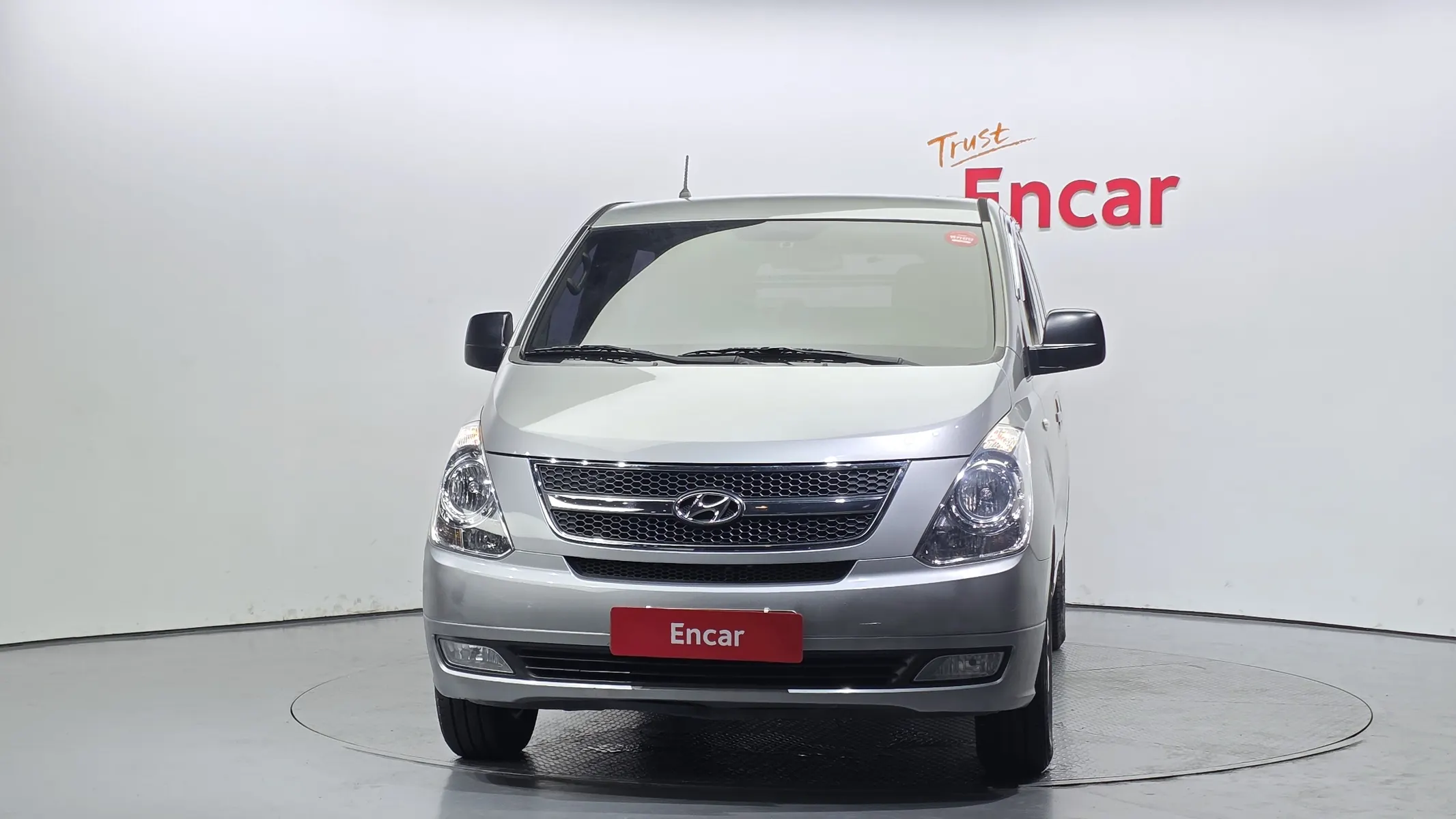 Hyundai Grand Starex 5 2014 2/5