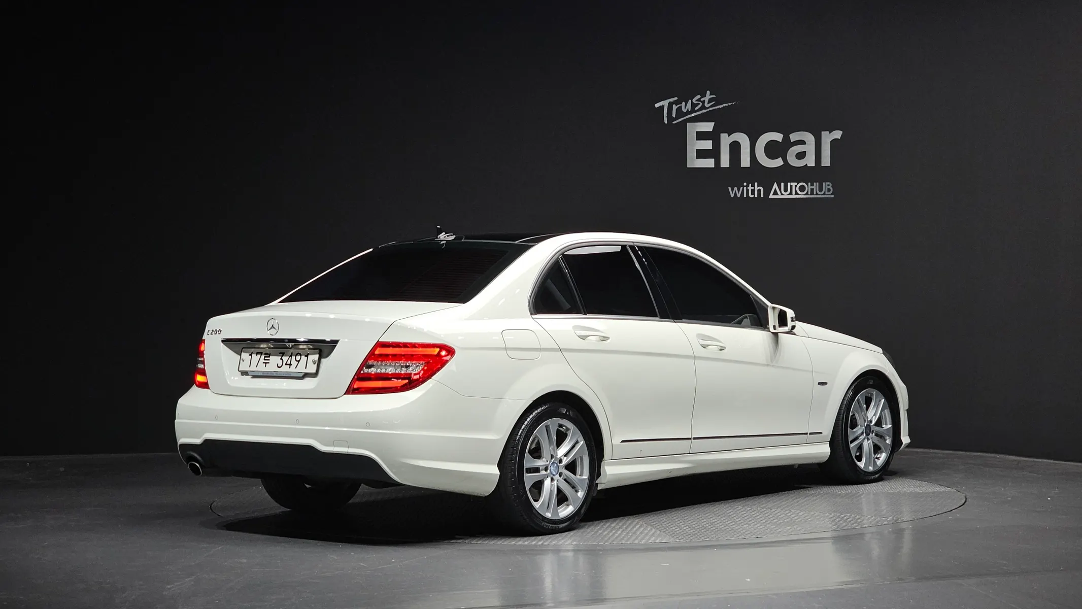 Mercedes-Benz C-Class W204 C200 CGI 2011 2/21