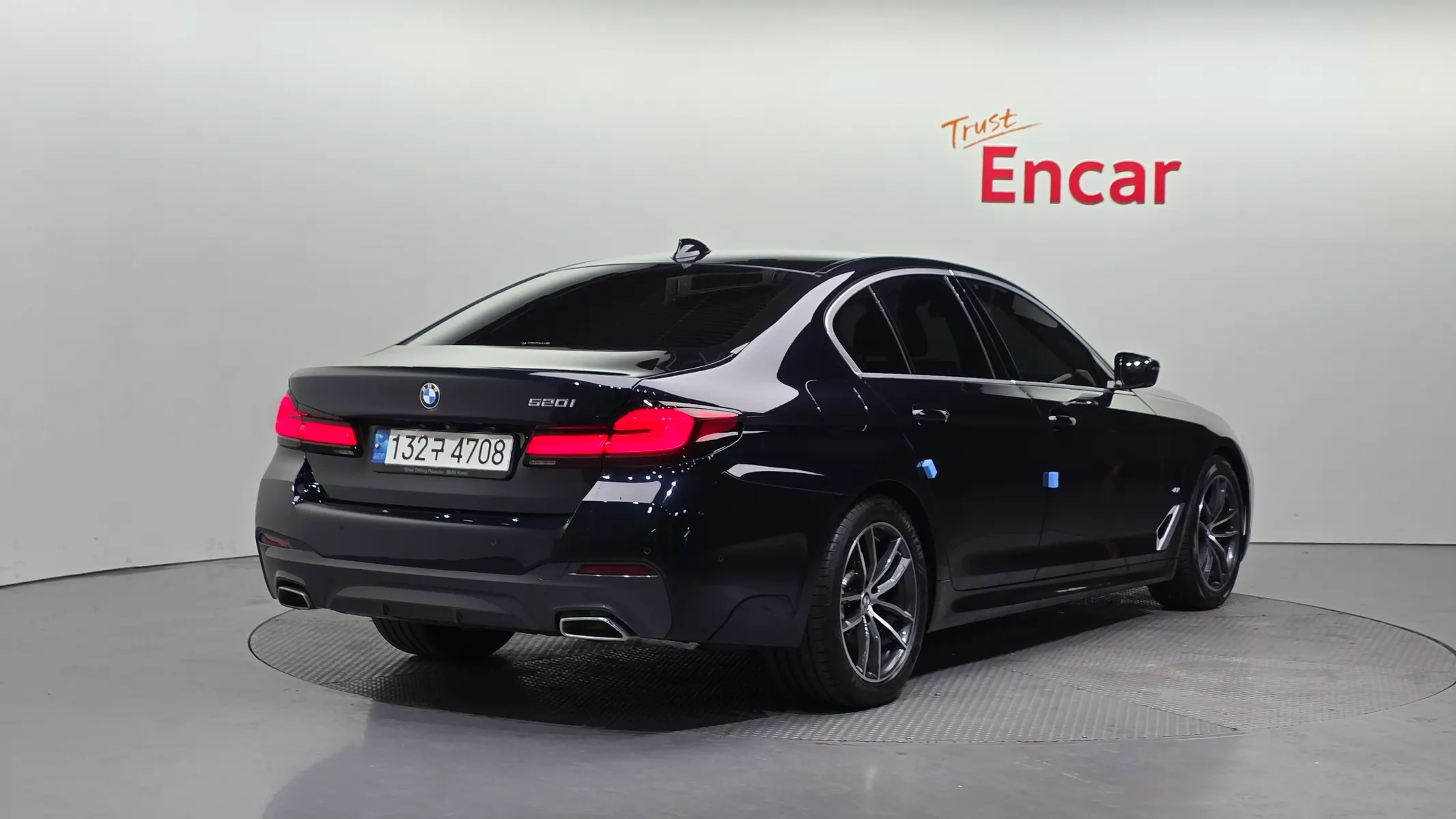 BMW 5 Series (G30) 520i M 2022 2/21