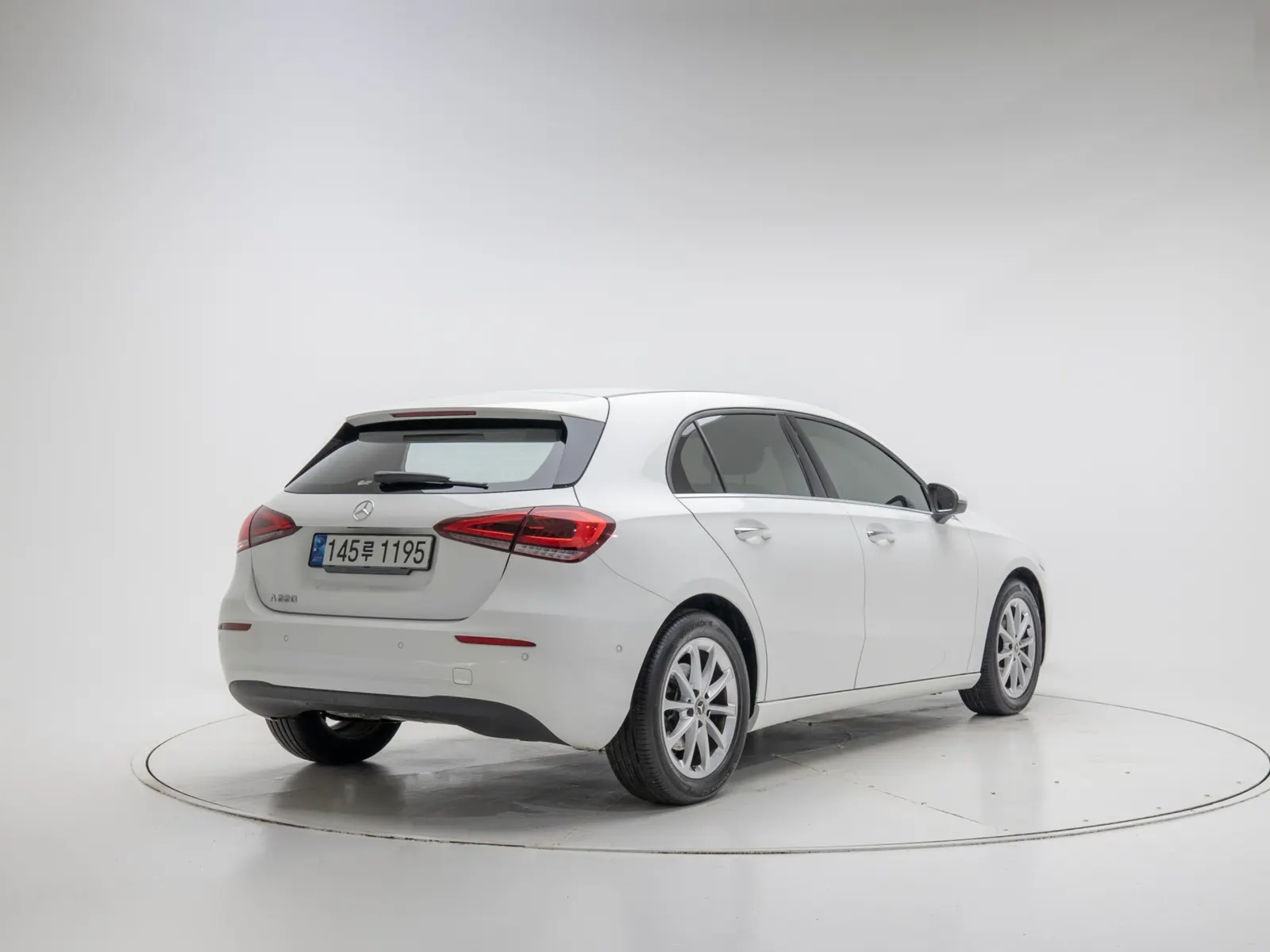 Mercedes-Benz A-Class W177 A220 2020 3/5