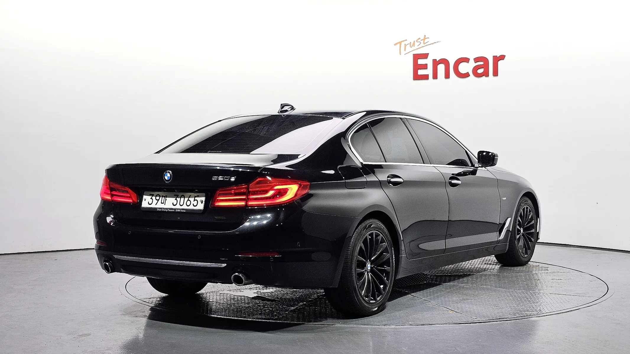 BMW 5 Series (G30) 520d 2018 2/21