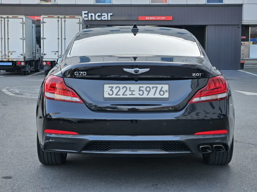 Genesis G70 2.0T 2018 2/5