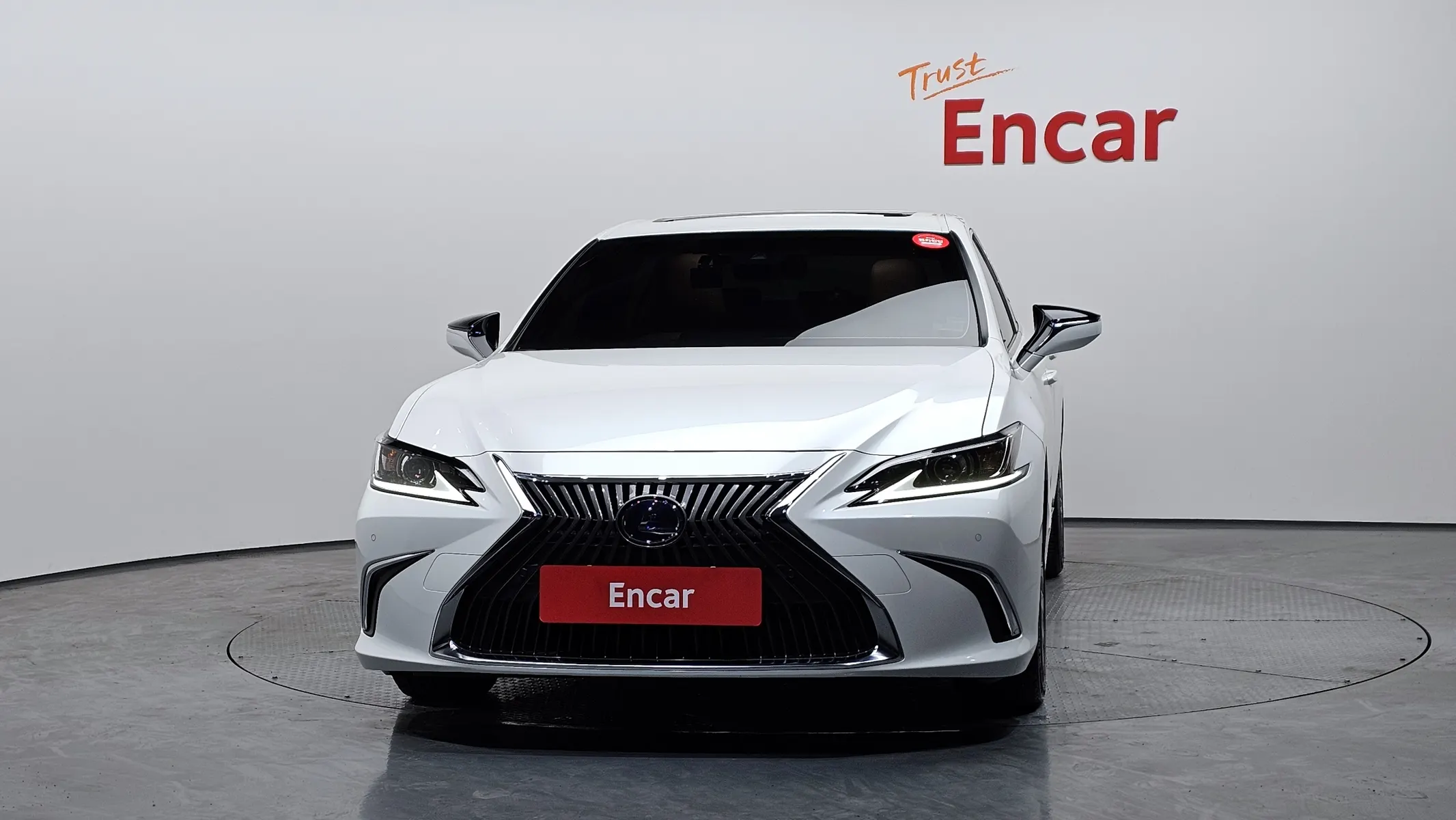 Lexus ES300h 7 2020 2/5