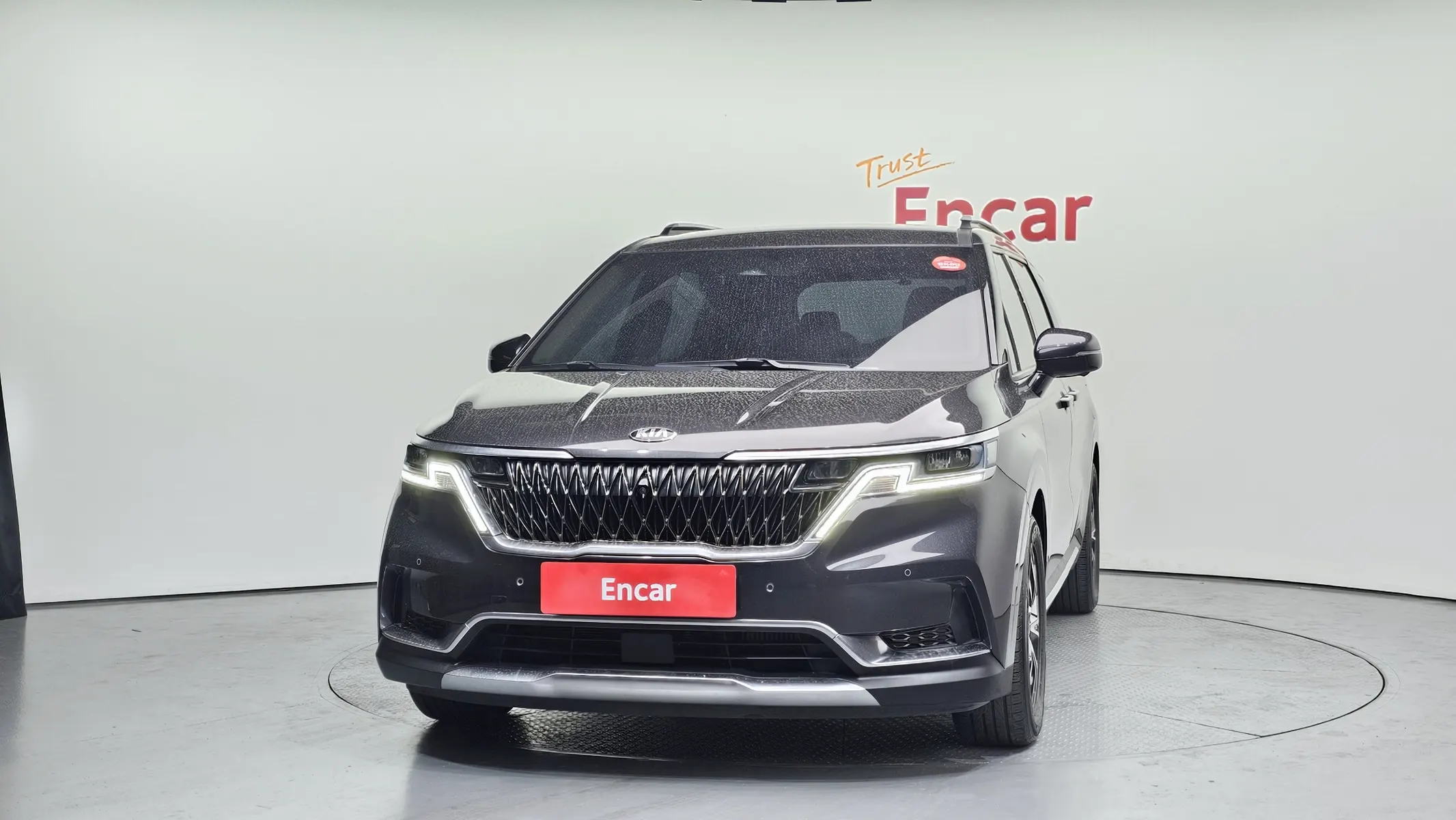Kia Carnival 9 2021 2/5