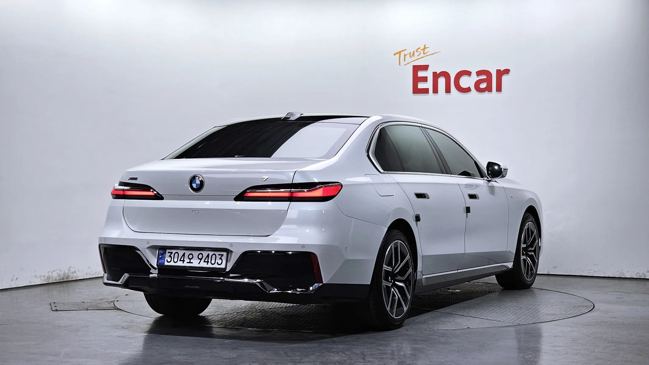 BMW 7 Series (G70) 740d xDrive M 2024 2/31