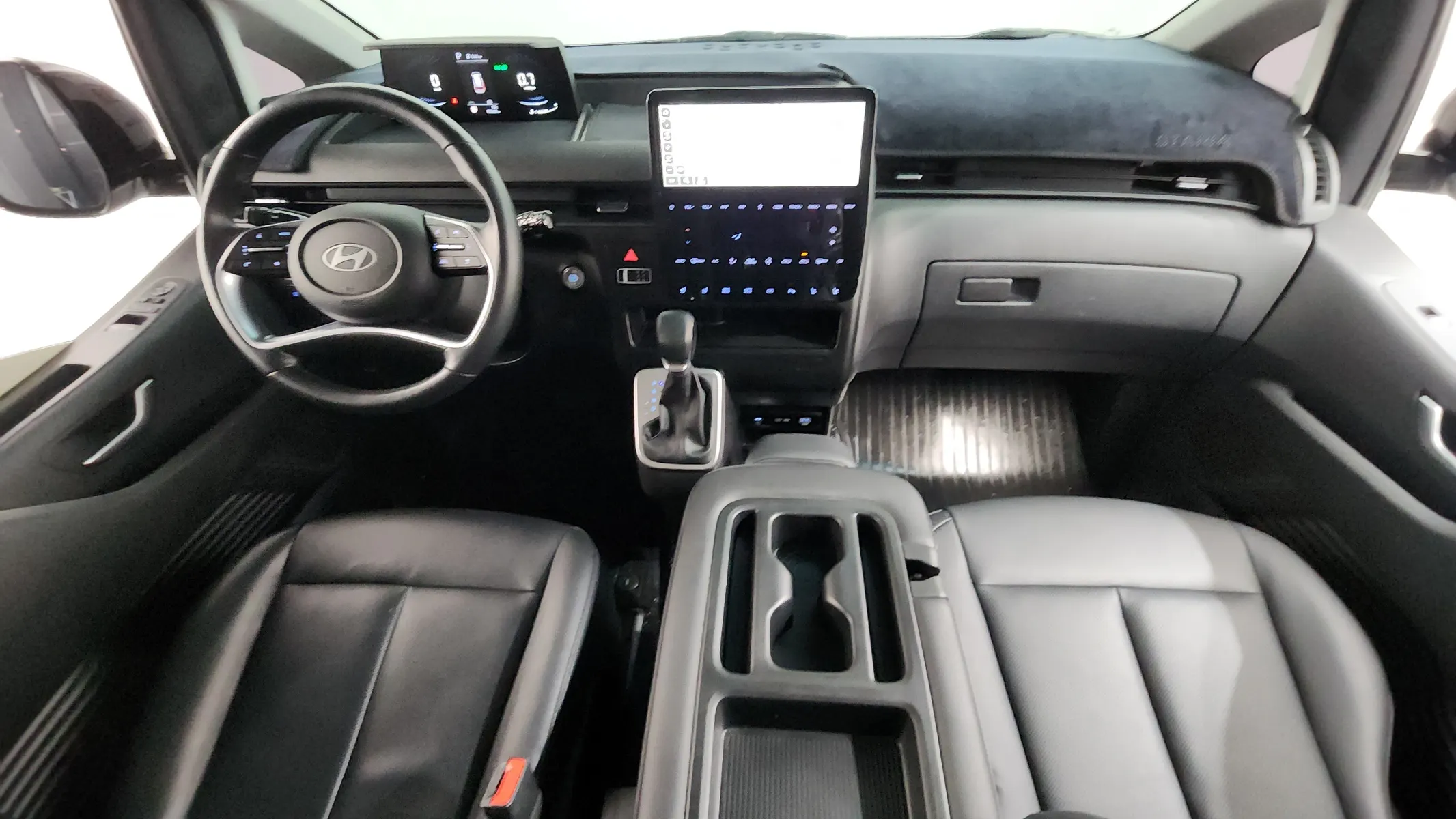 Hyundai Staria 4WD 9 2024 4/5