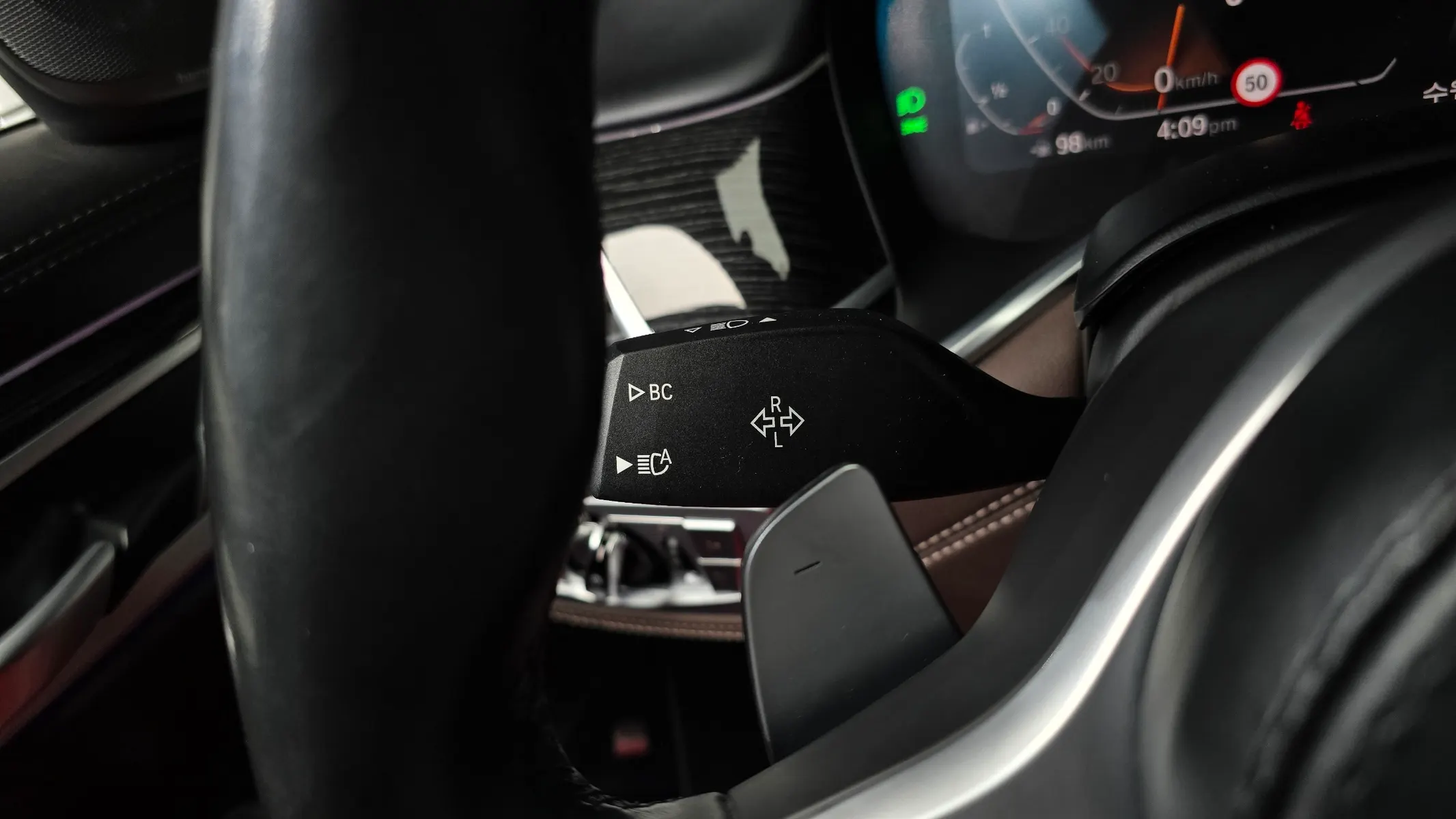 BMW 7 Series (G11) 740i M 2020 36/37