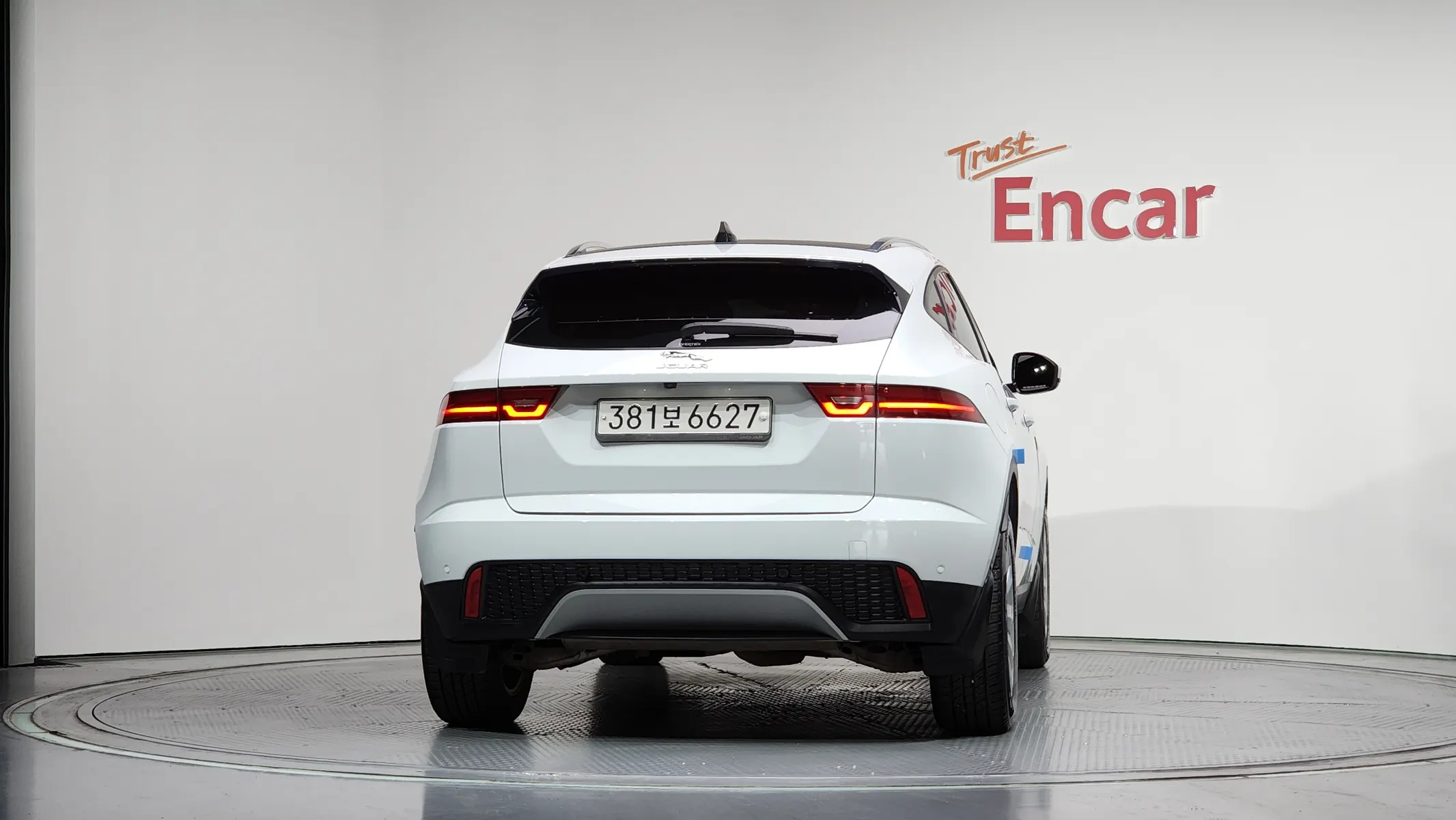 Jaguar E-PACE D180 SE 2020 3/5