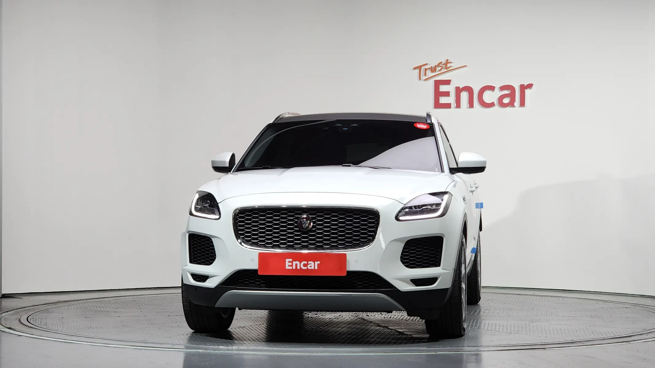 Jaguar E-PACE D180 SE 2020 2/5