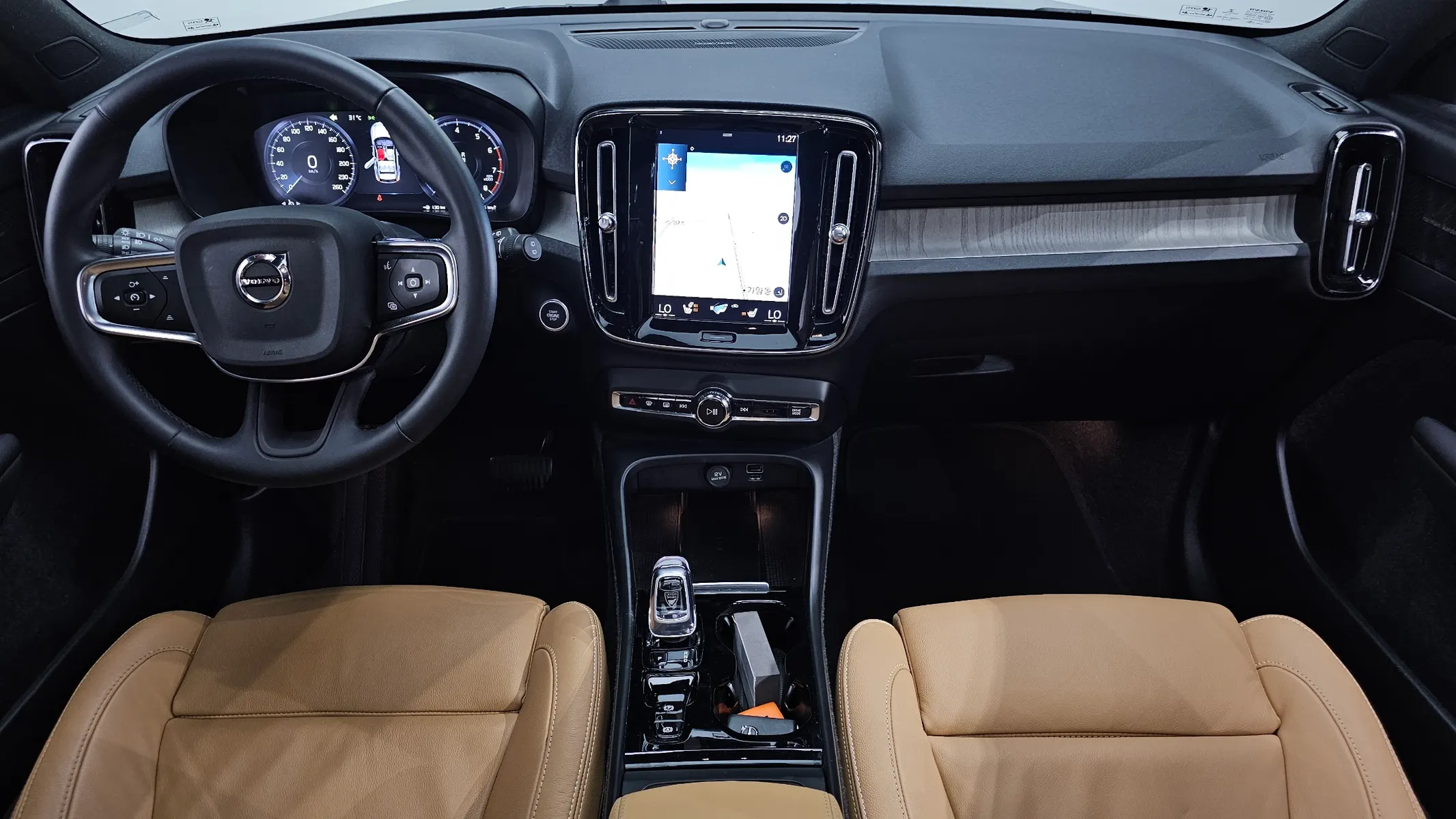 Volvo XC40 B4 2022 4/5