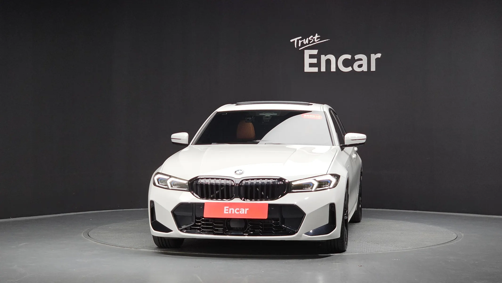 BMW 3 Series (G20) 320i M 2025 2/38
