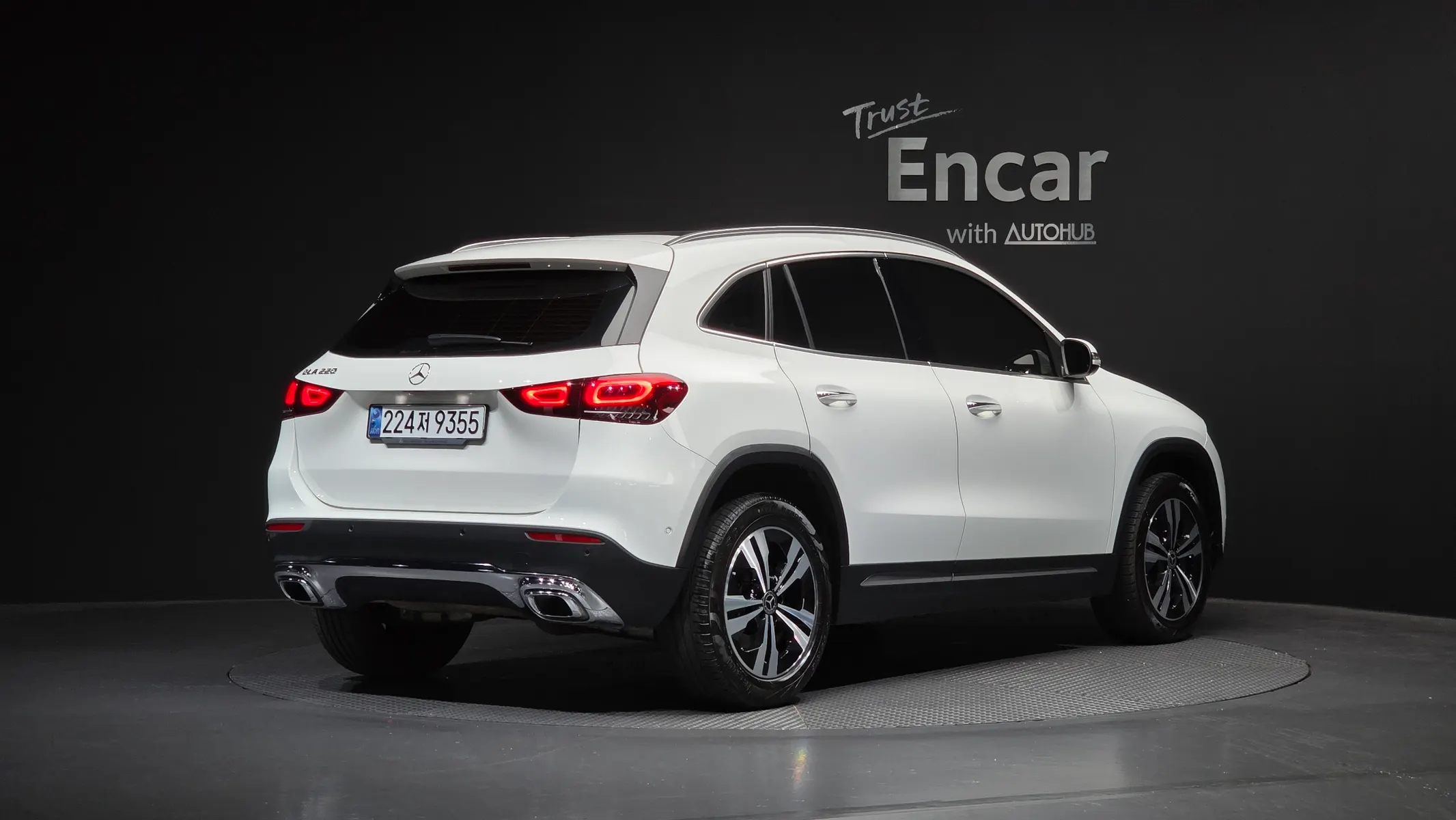 Mercedes-Benz GLA-Class H247 GLA220 2021 2/32