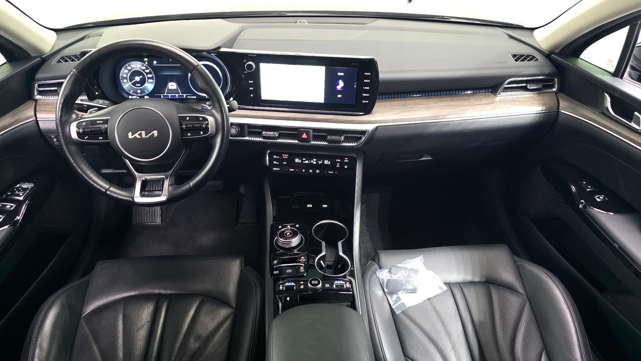 Kia K5 3 2.0 2022 4/5