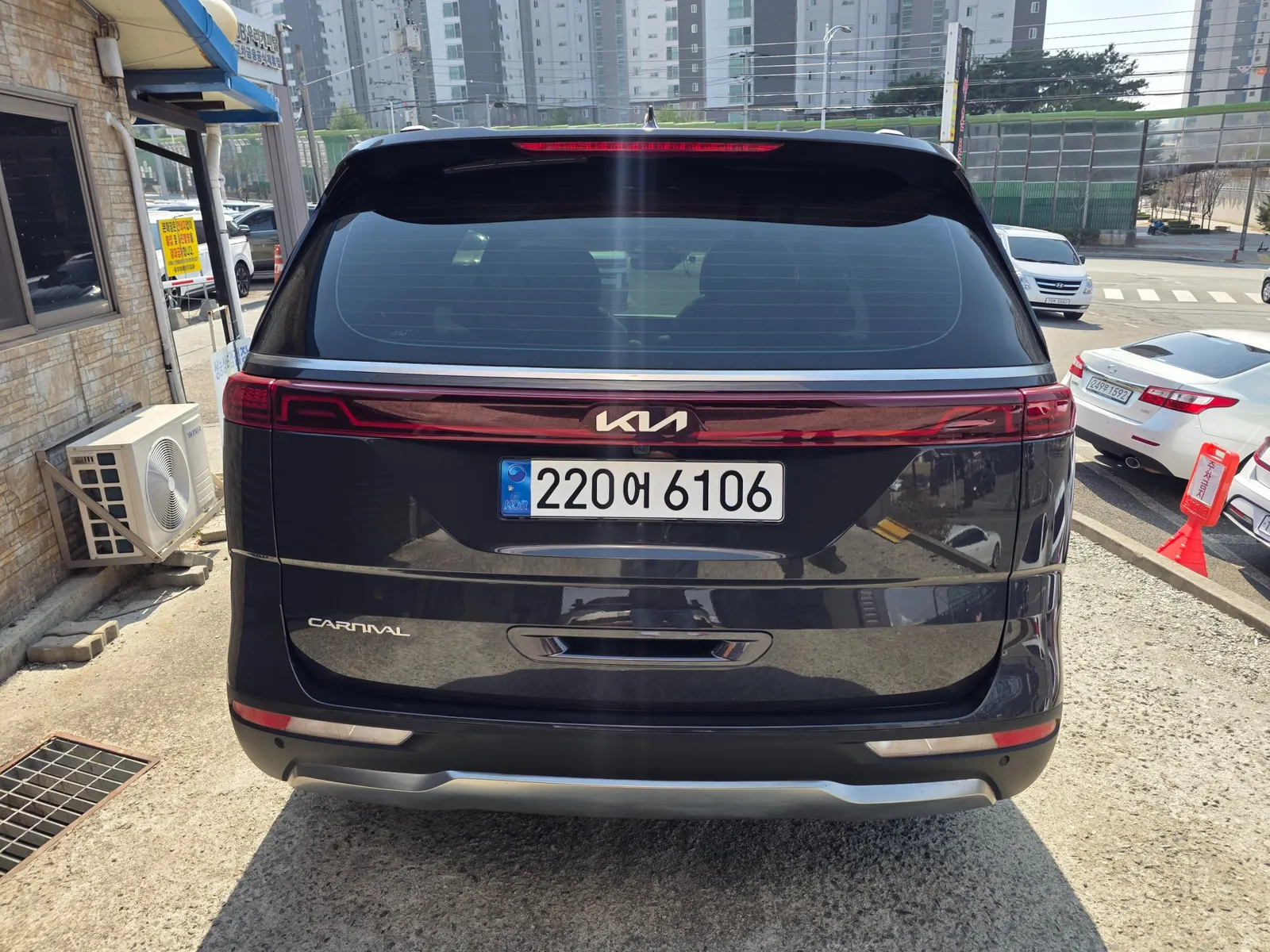 Kia Carnival 7 2023 3/5