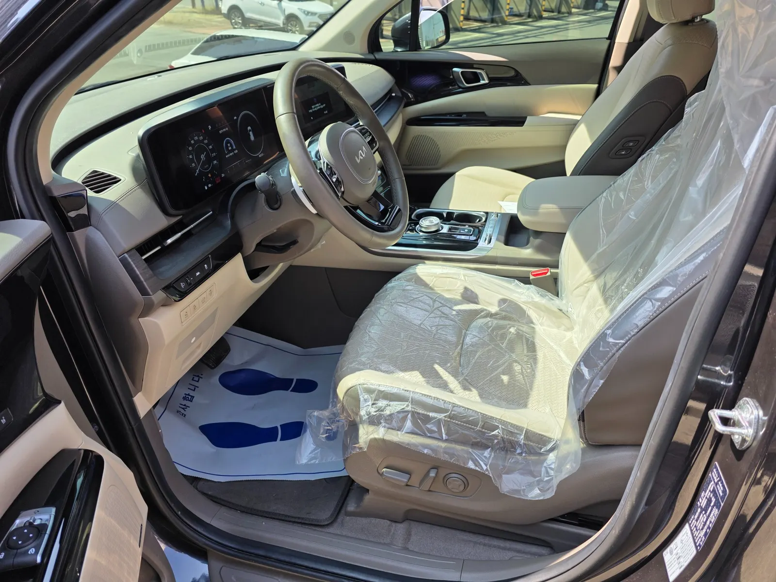 Kia Carnival 7 2023 4/5