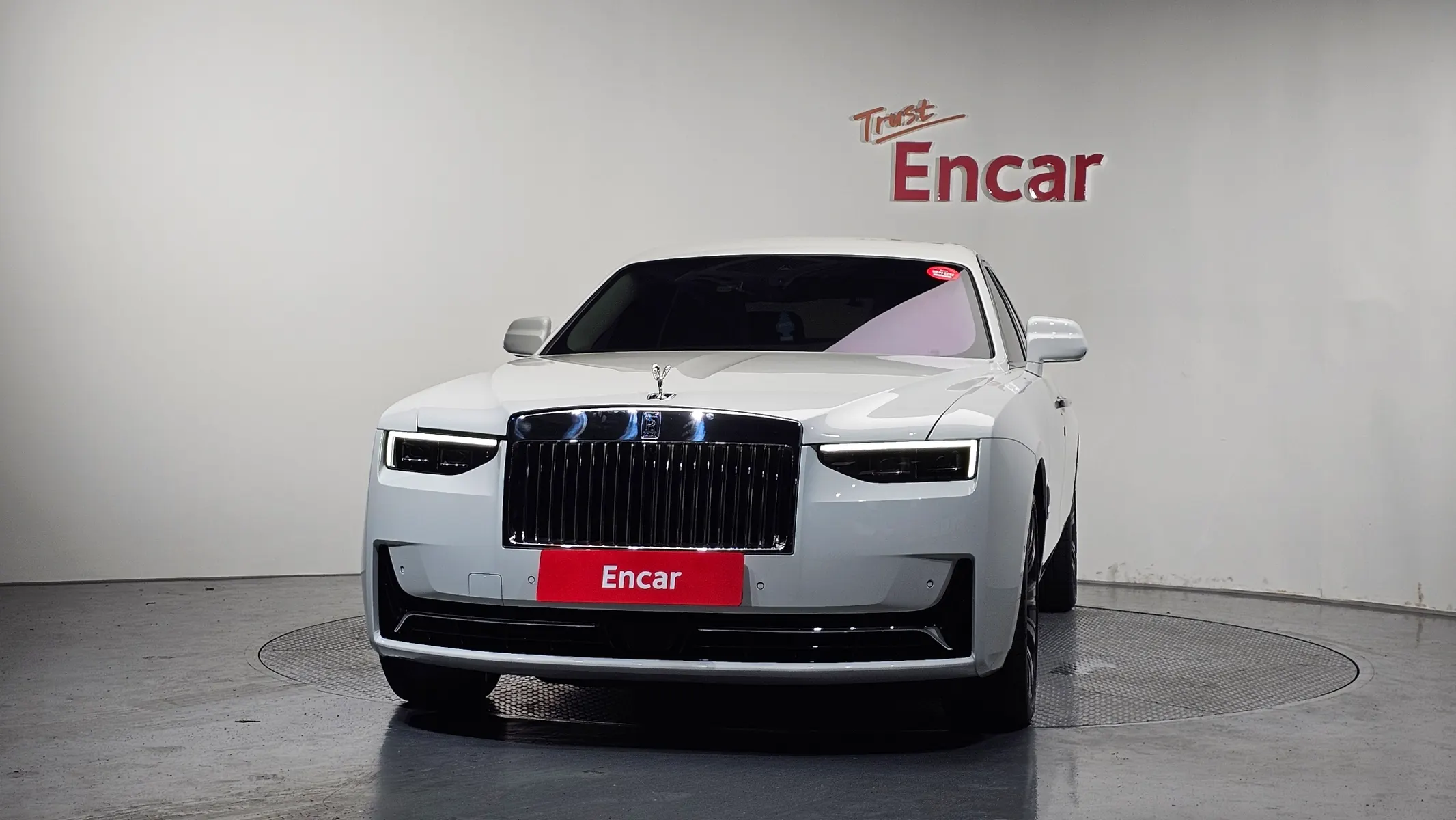 Rolls-Royce 2 6.7 V12 2025 2/5