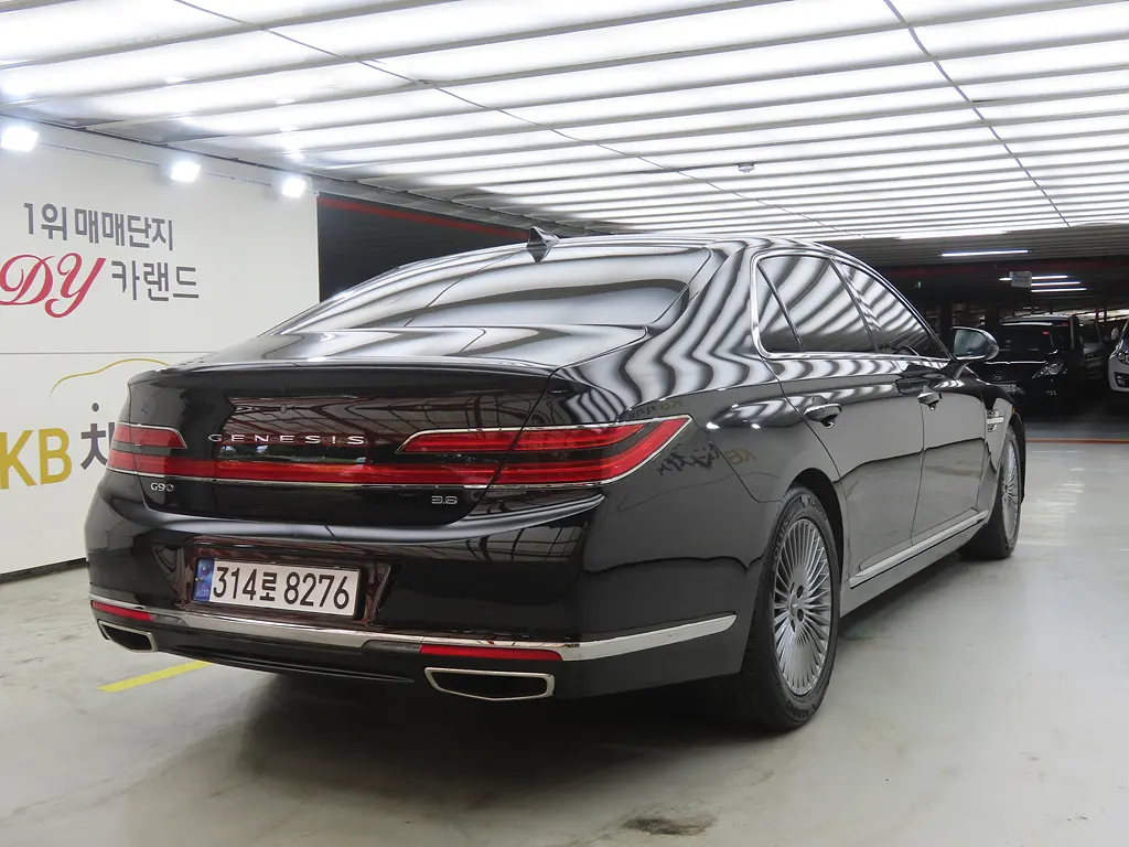 Genesis G90 3.8 2019 3/5