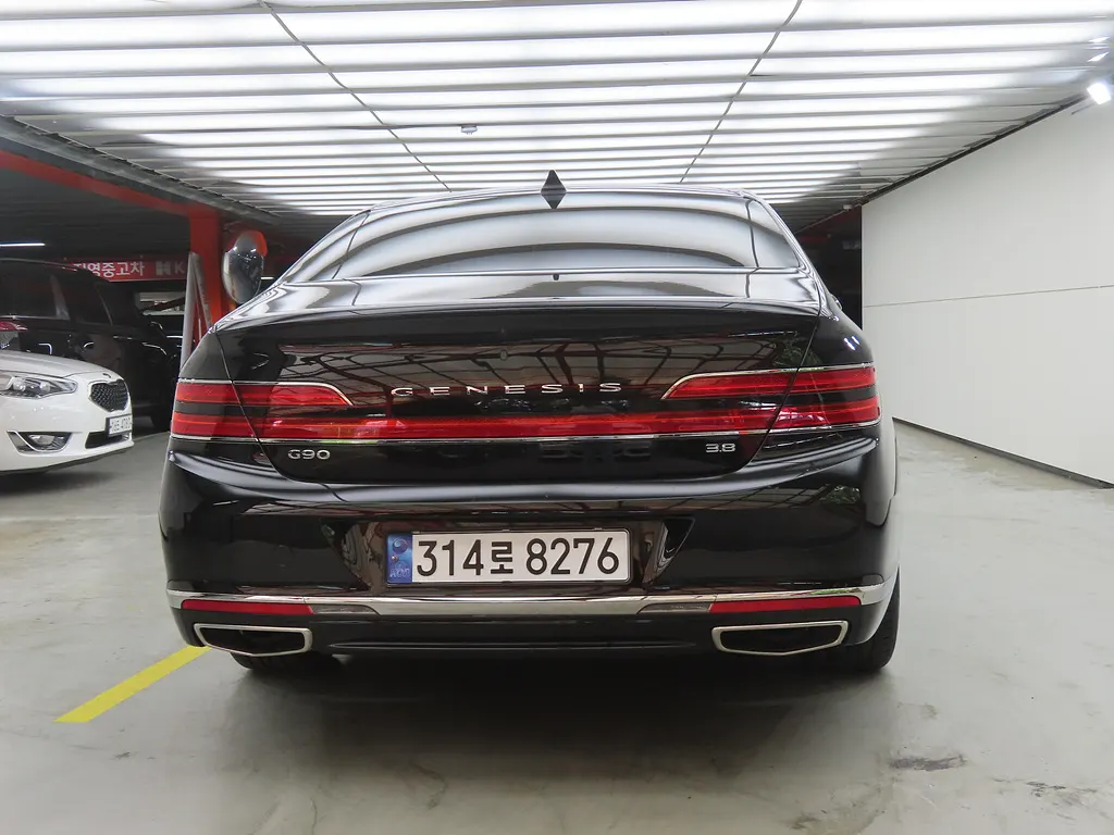 Genesis G90 3.8 2019 2/5