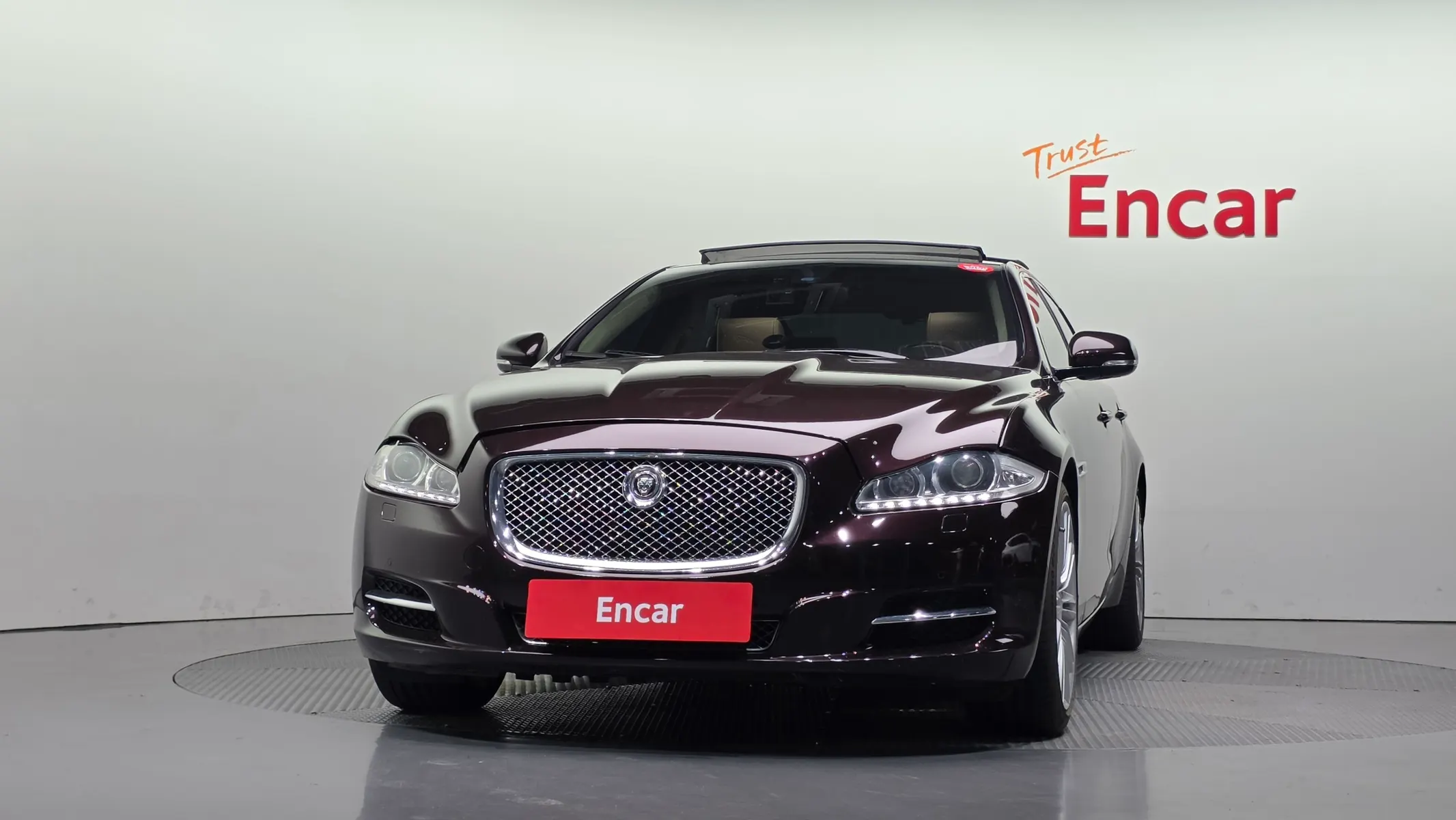 Jaguar All New XJ 5.0 LWB 2011 2/5